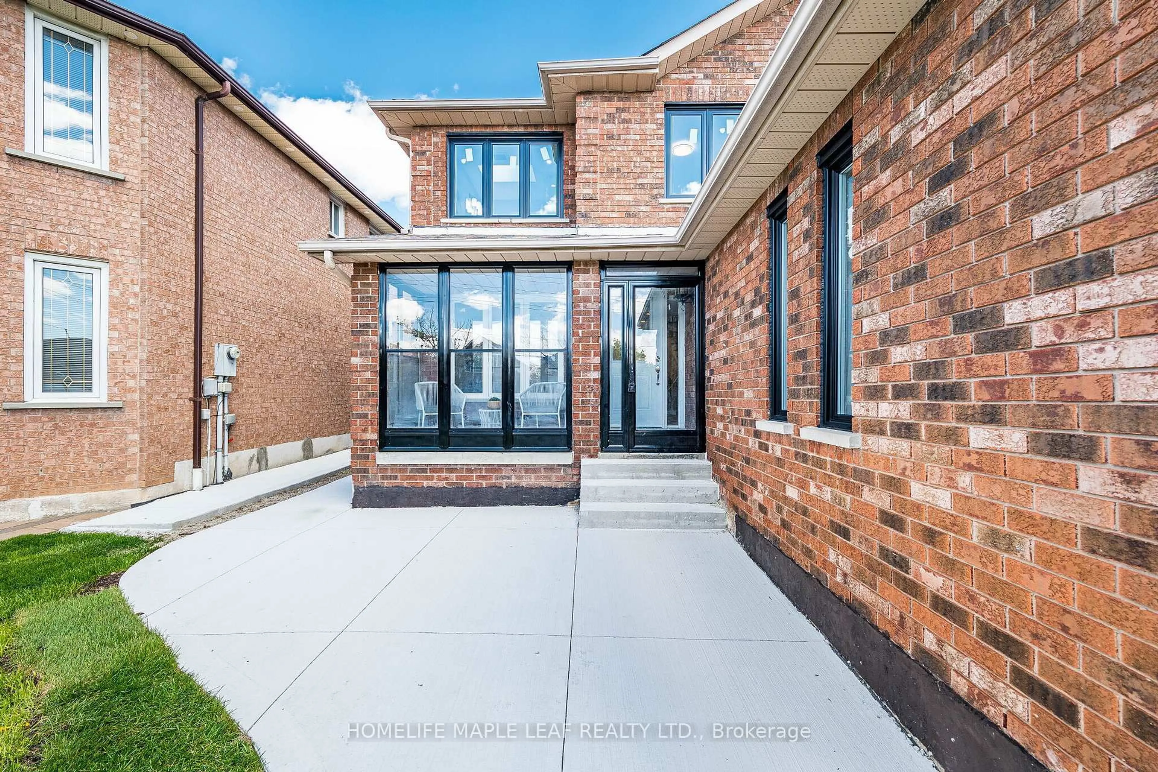 Home with brick exterior material, street for 4799 Rathkeale Rd, Mississauga Ontario L5V 1K3