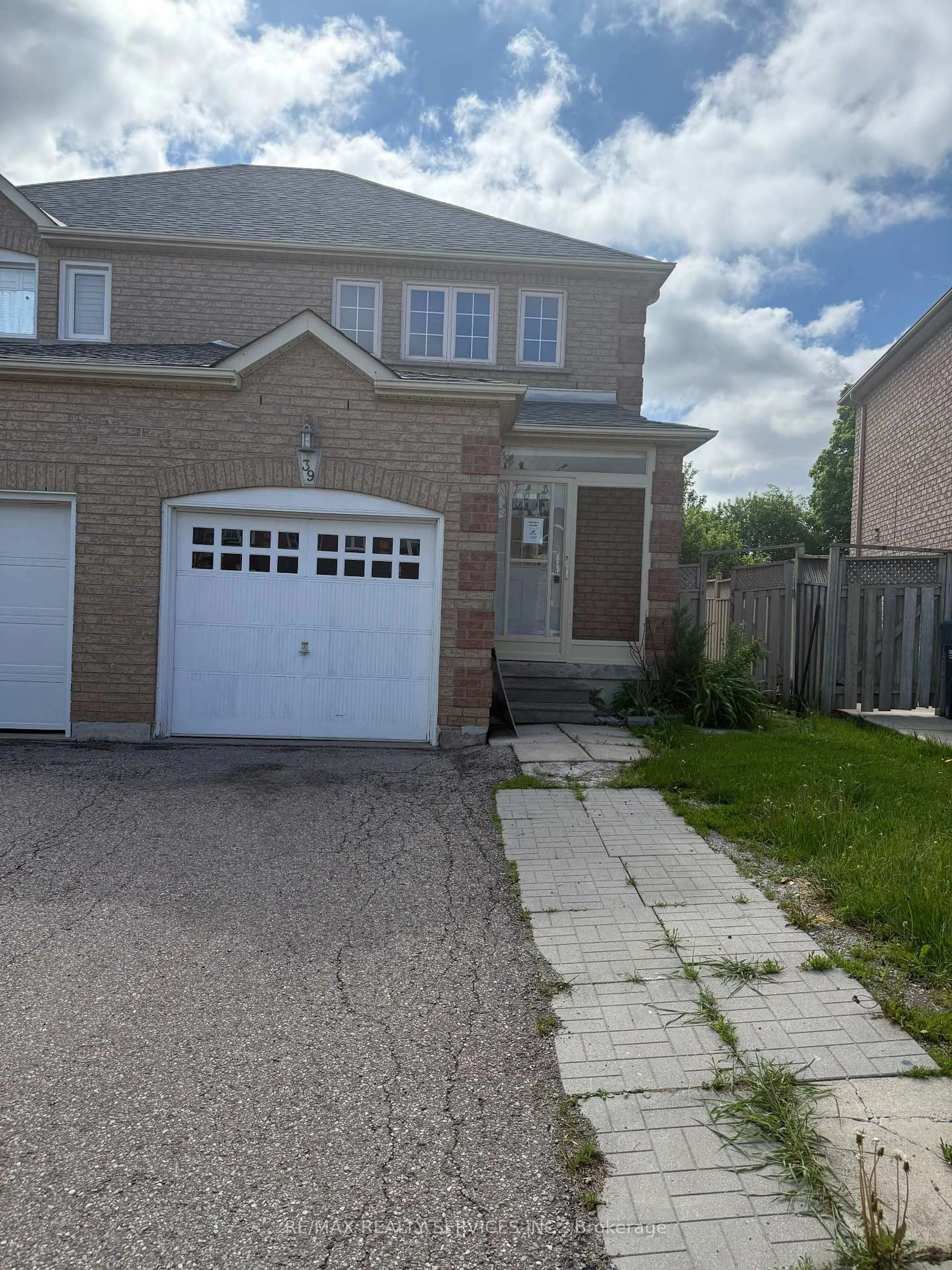 Unknown for 39 Caruso Dr, Brampton Ontario L6Y 5B2