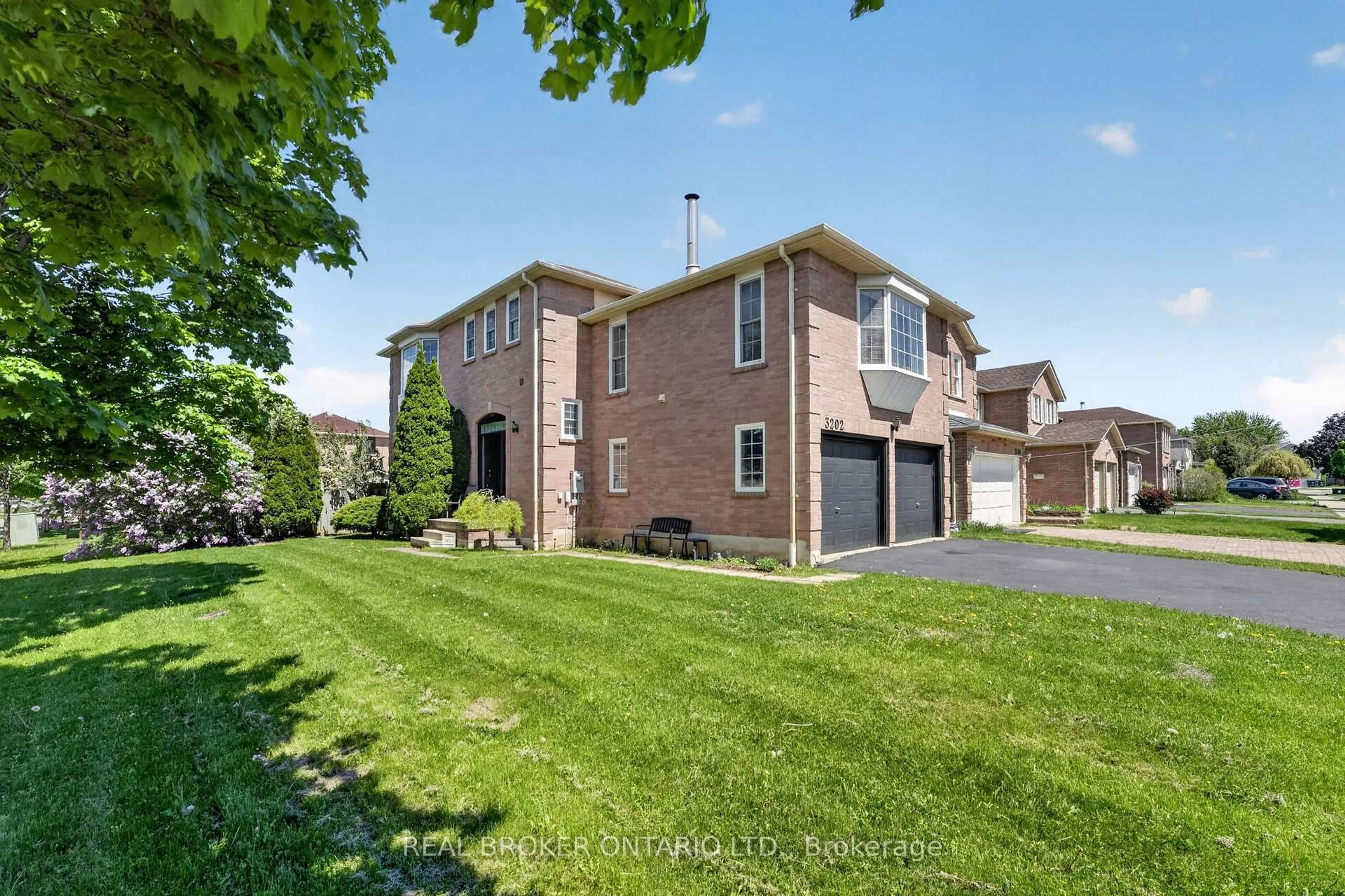 Unknown for 3202 Shadetree Dr, Mississauga Ontario L5N 6P4