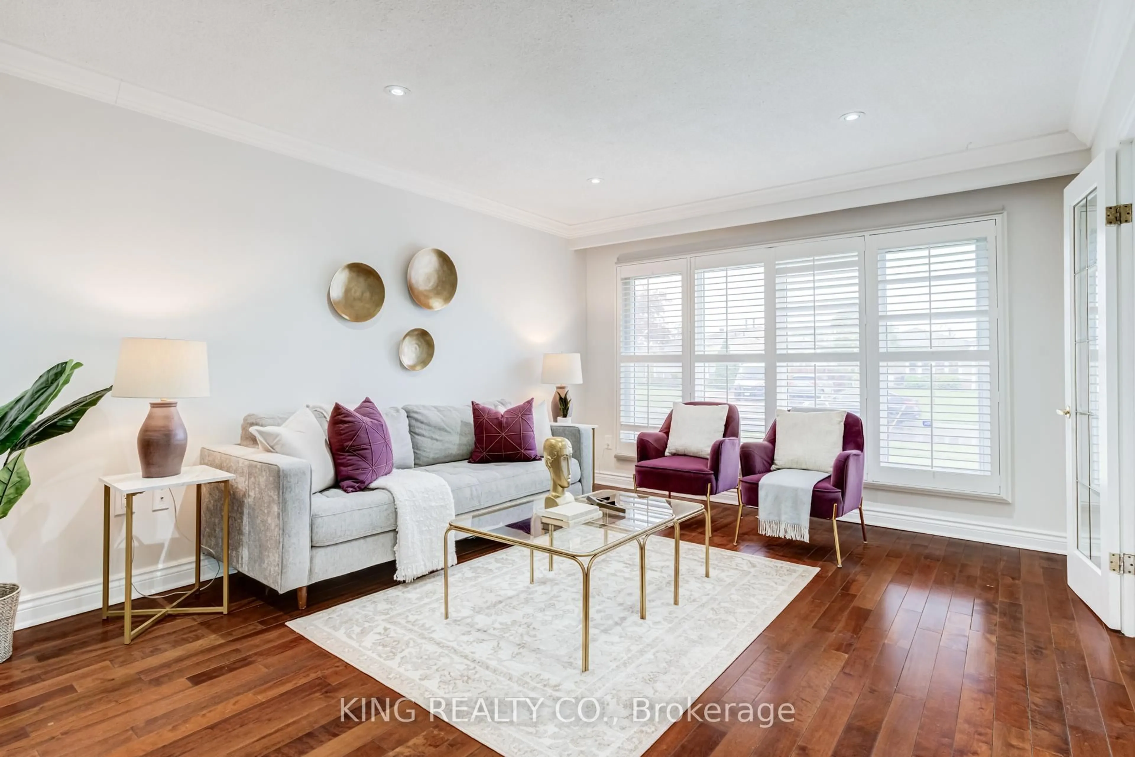 Living room with furniture, wood/laminate floor for 2376 Whaley Dr, Mississauga Ontario L5B 2B5