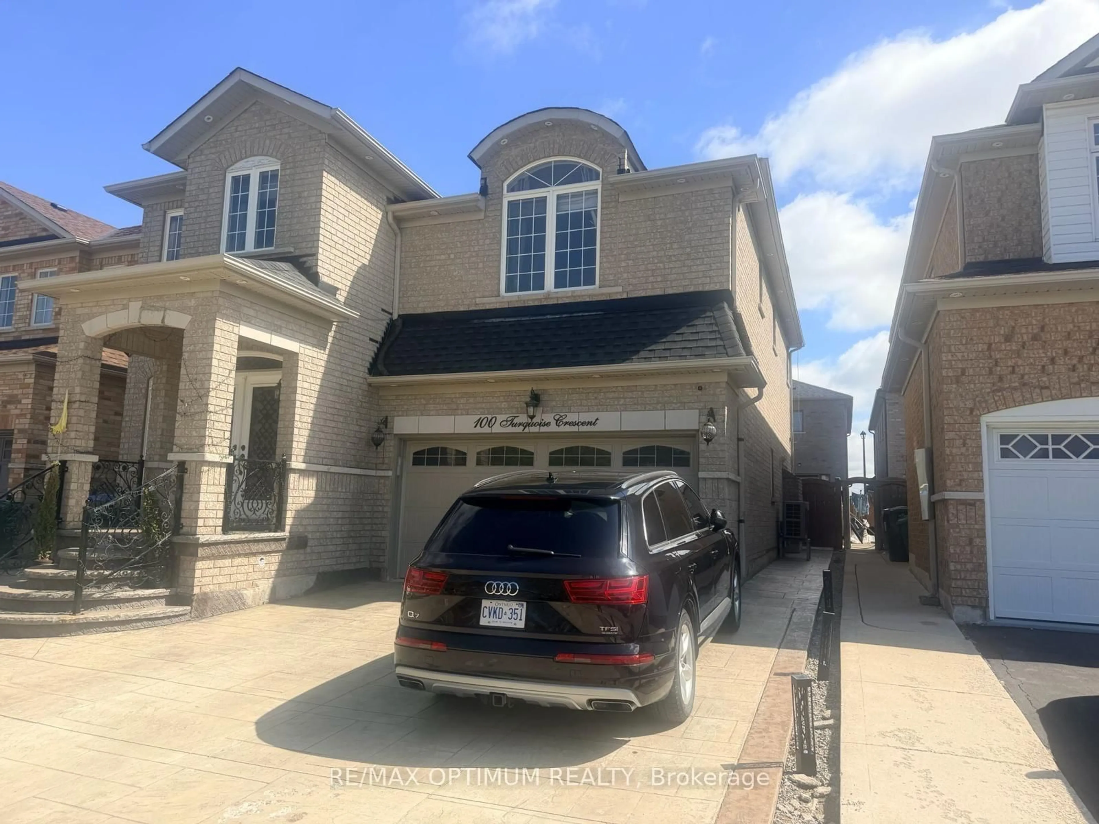 Unknown for 100 Turquoise Cres, Brampton Ontario L6P 0Z8