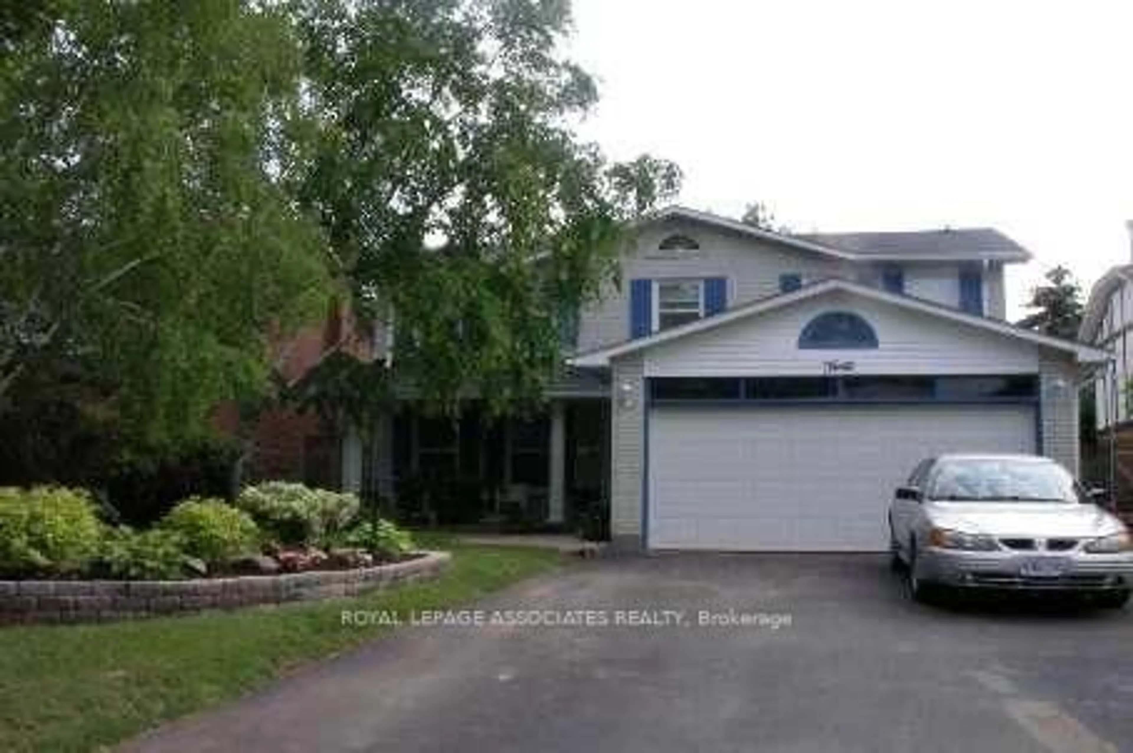 Unknown for 30 Madrid Cres, Brampton Ontario L6S 2X4