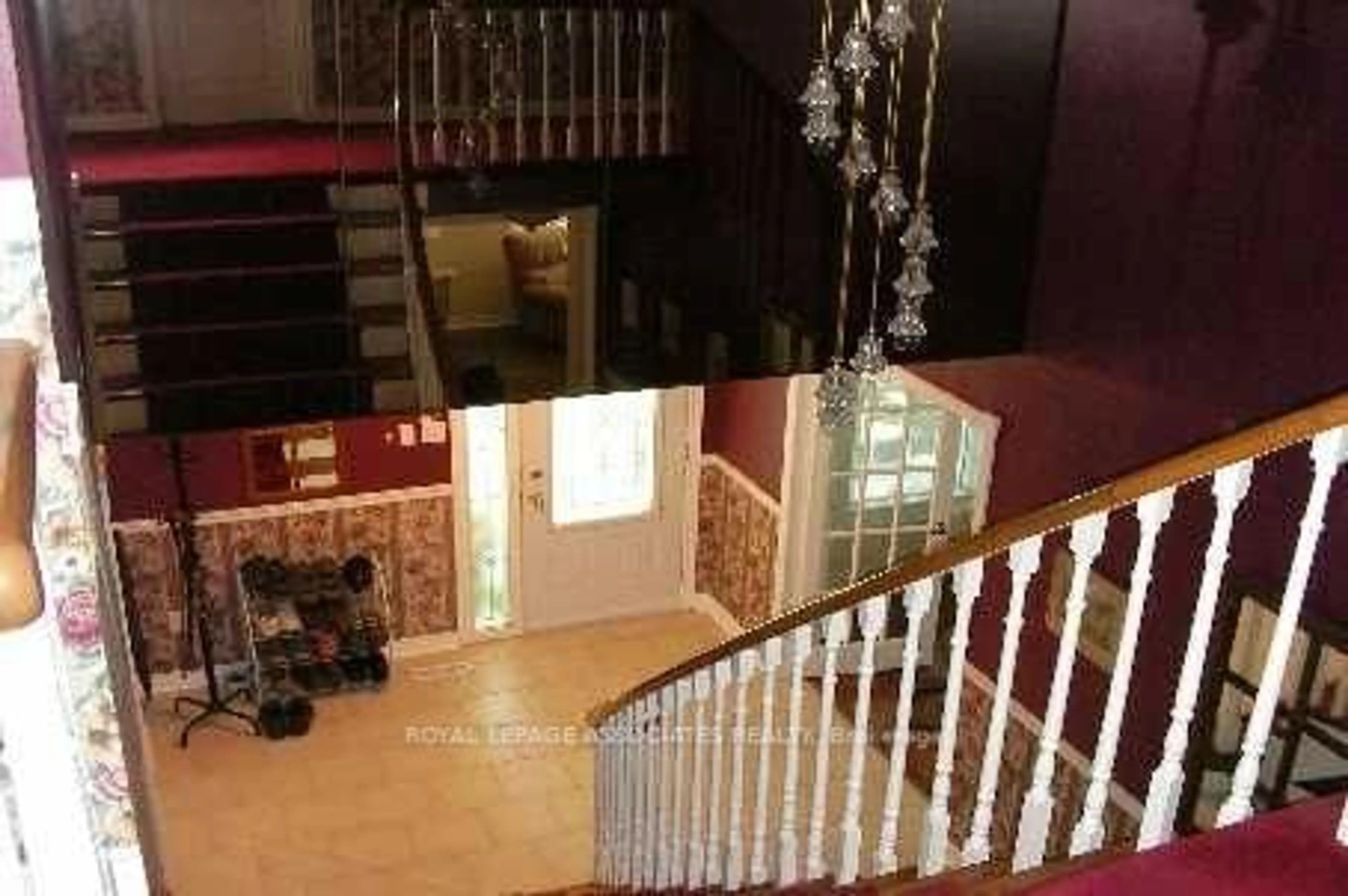Indoor foyer for 30 Madrid Cres, Brampton Ontario L6S 2X4