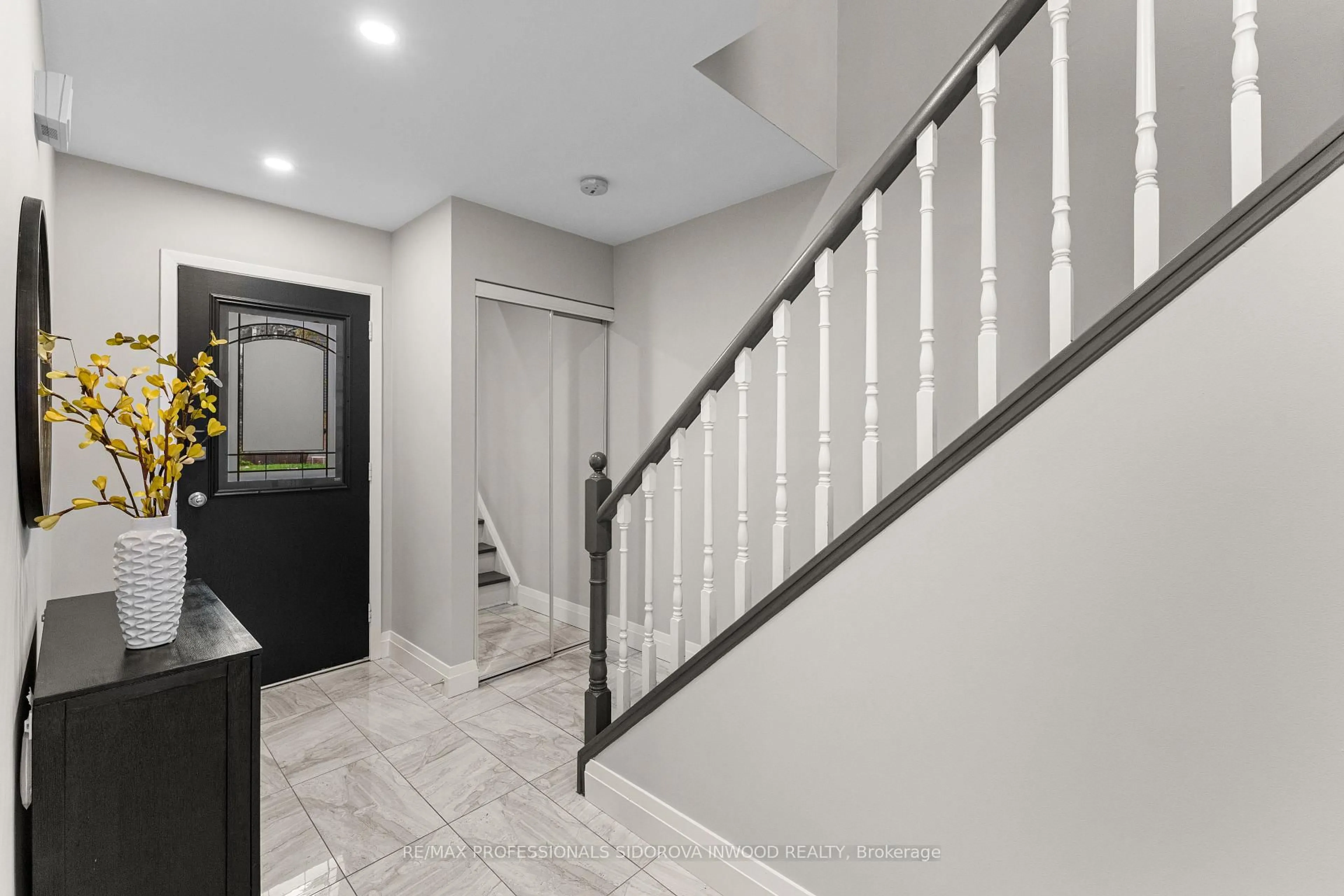 Unknown for 1050 Shawnmarr Rd #129, Mississauga Ontario L5H 3V1