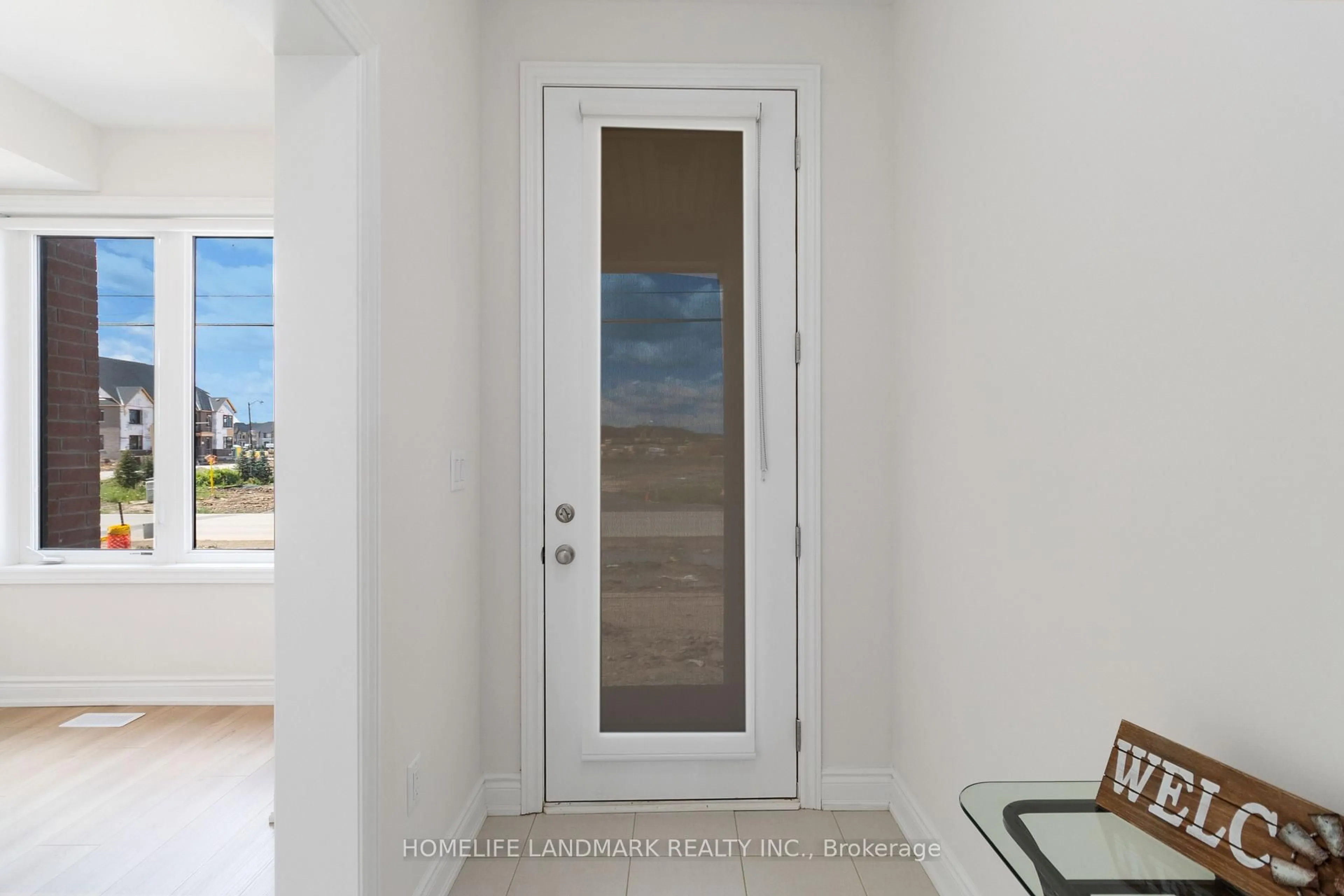 Indoor entryway for 3303 Sixth Line, Oakville Ontario L6H 0Z6