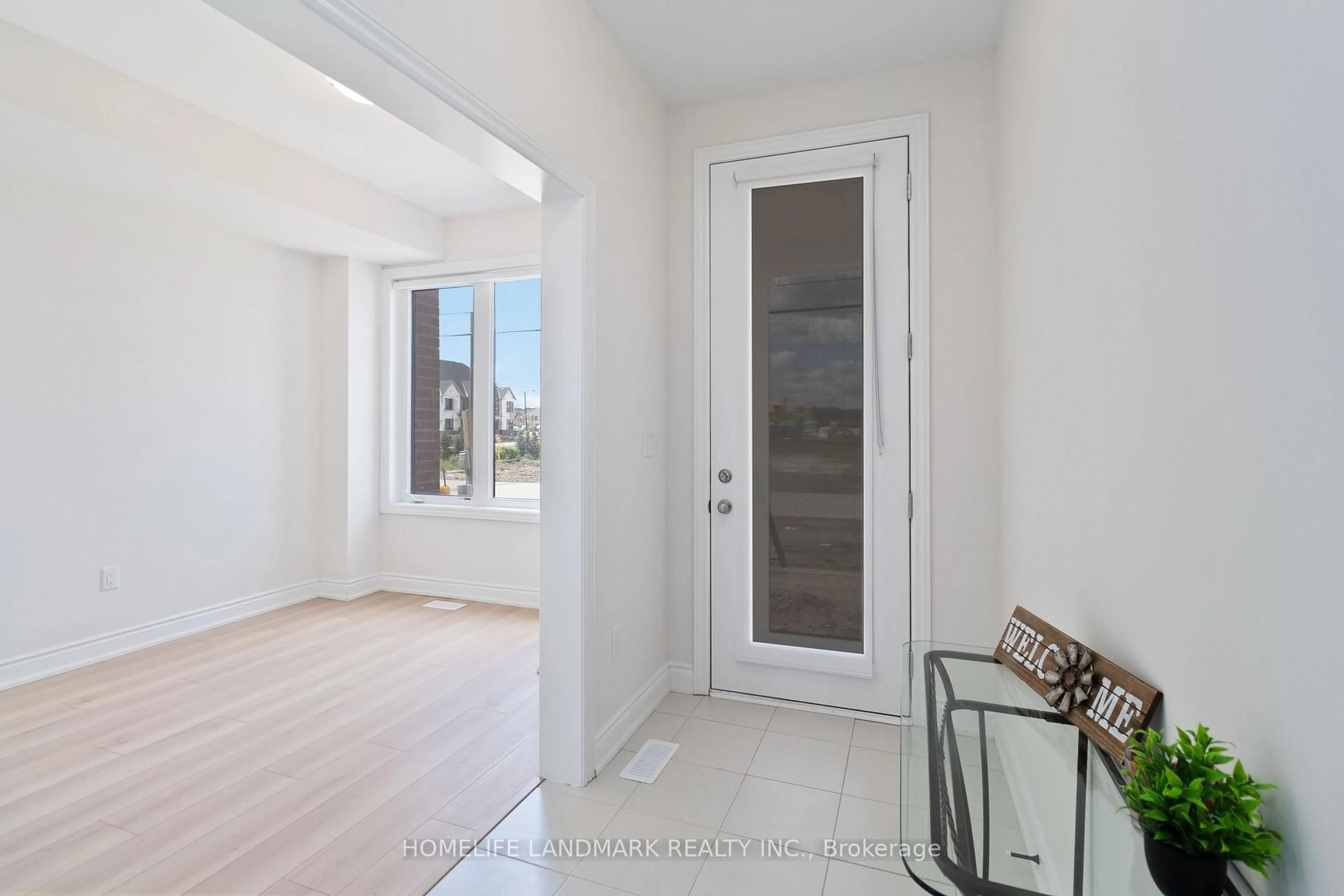 Indoor entryway for 3303 Sixth Line, Oakville Ontario L6H 0Z6