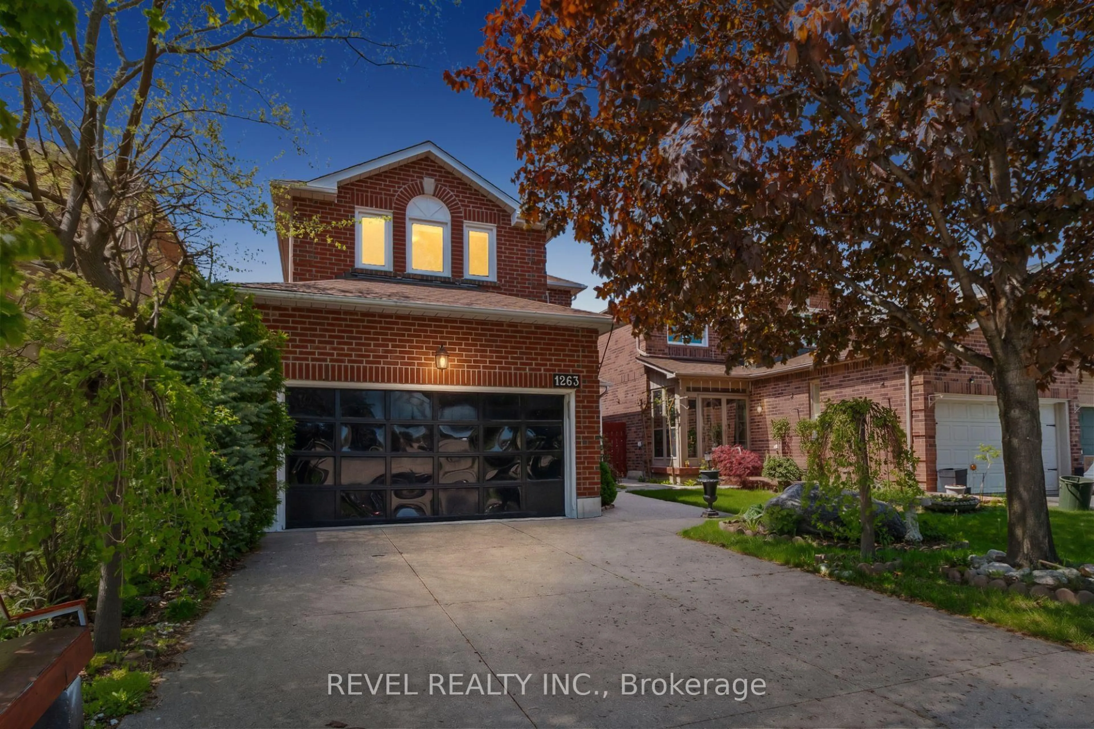 Home with brick exterior material, street for 1263 Bantham St, Mississauga Ontario L5V 1Y8