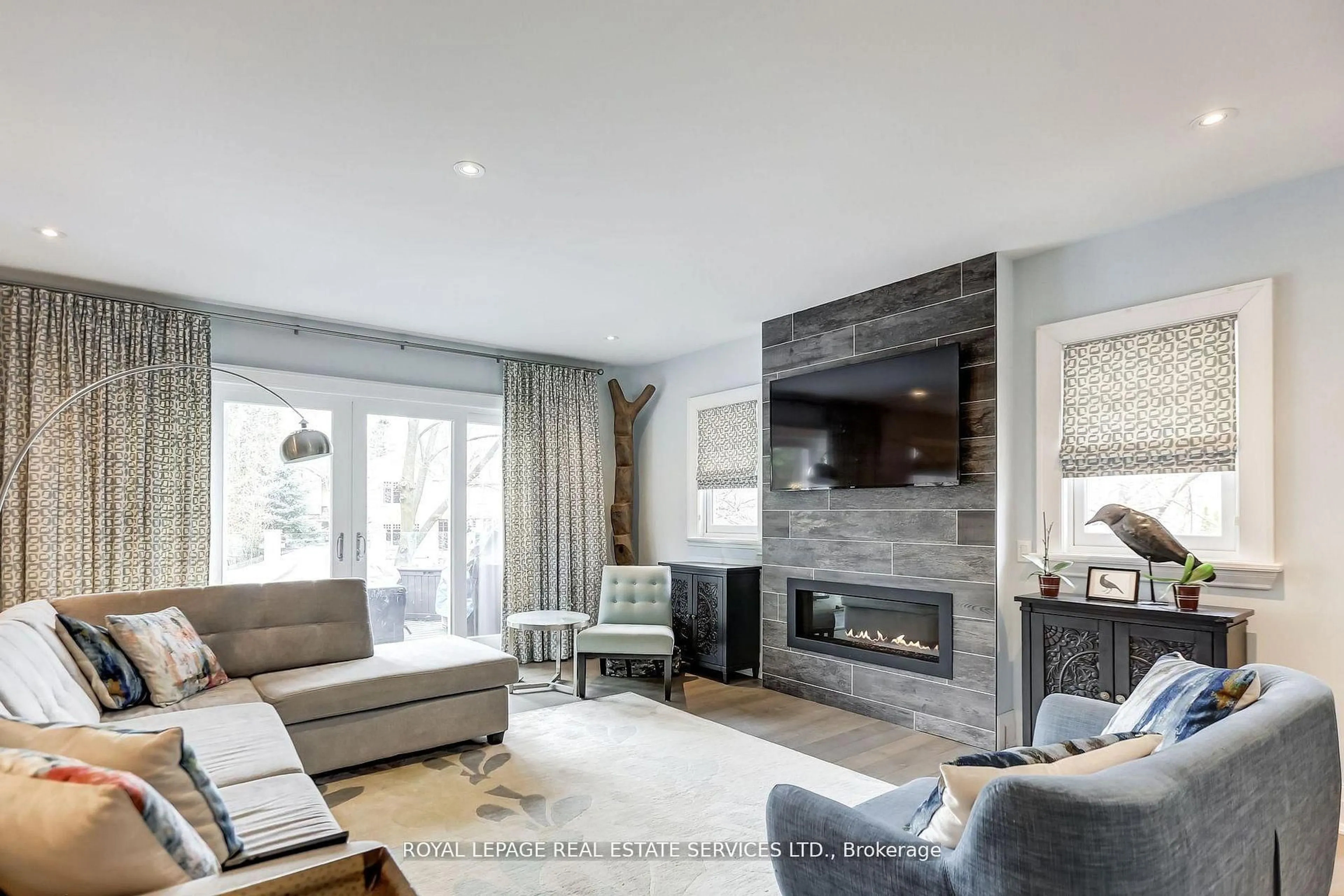 Living room with furniture, unknown for 34 Lambeth Rd, Toronto Ontario M9A 2Y7