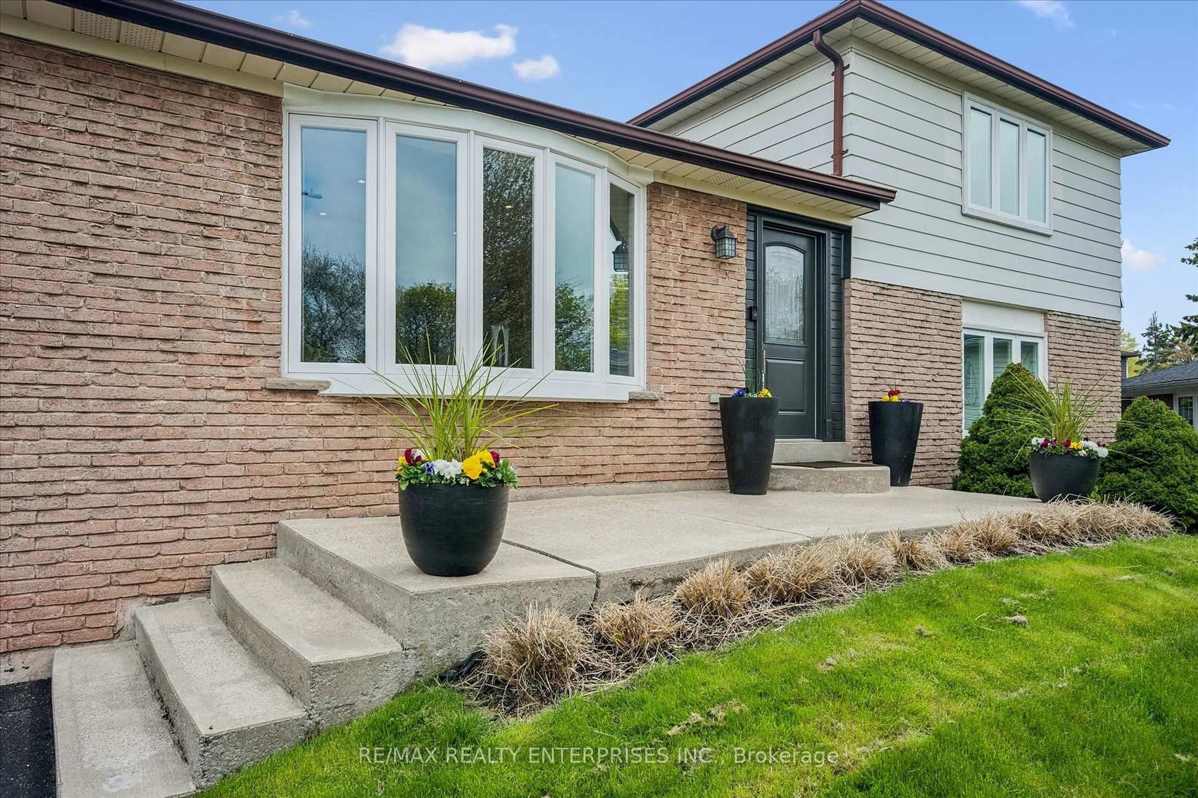 Home with brick exterior material, street for 389 Worth Pl, Oakville Ontario L6L 3L8