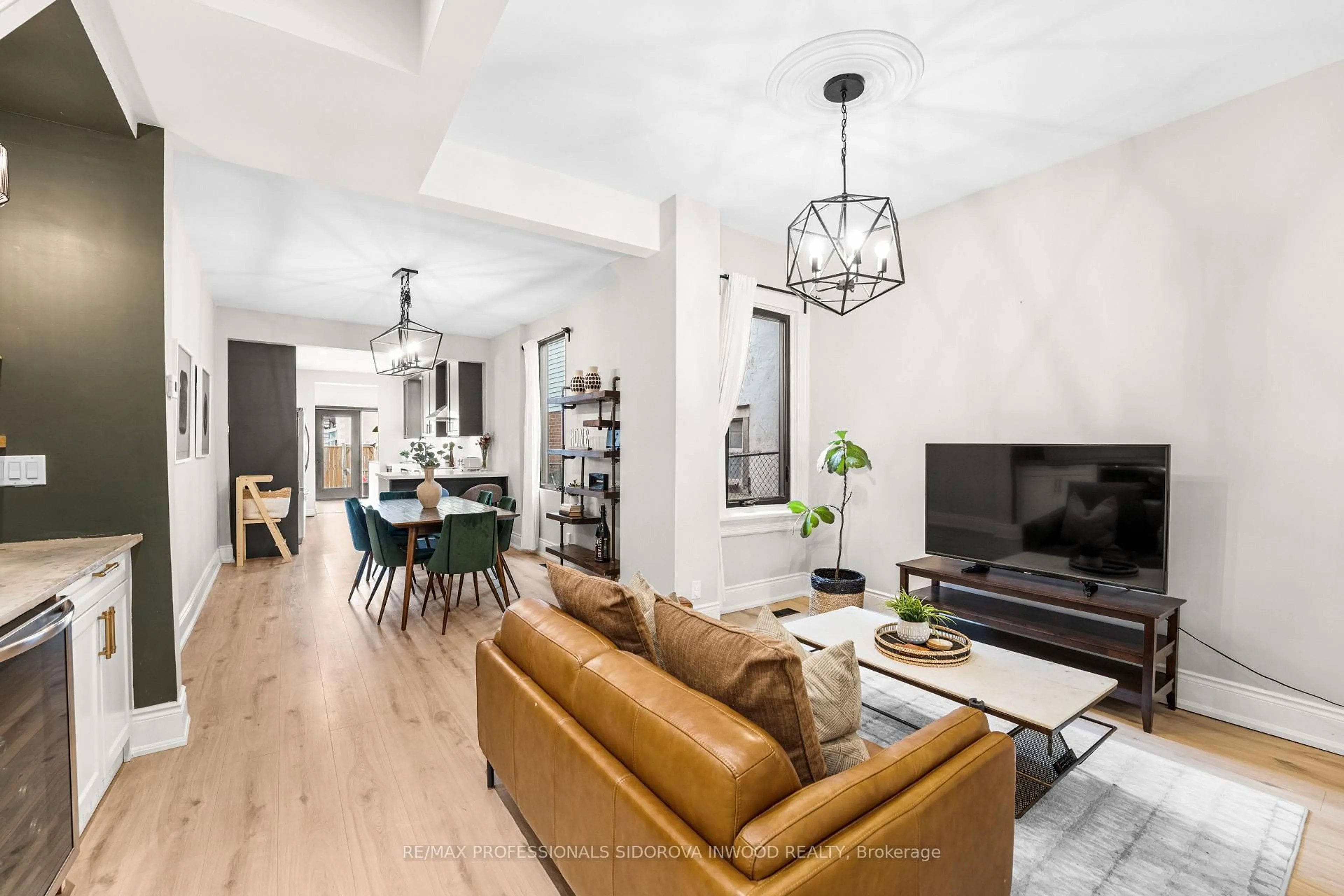 Living room with furniture, unknown for 209 Maria St, Toronto Ontario M6P 1W6
