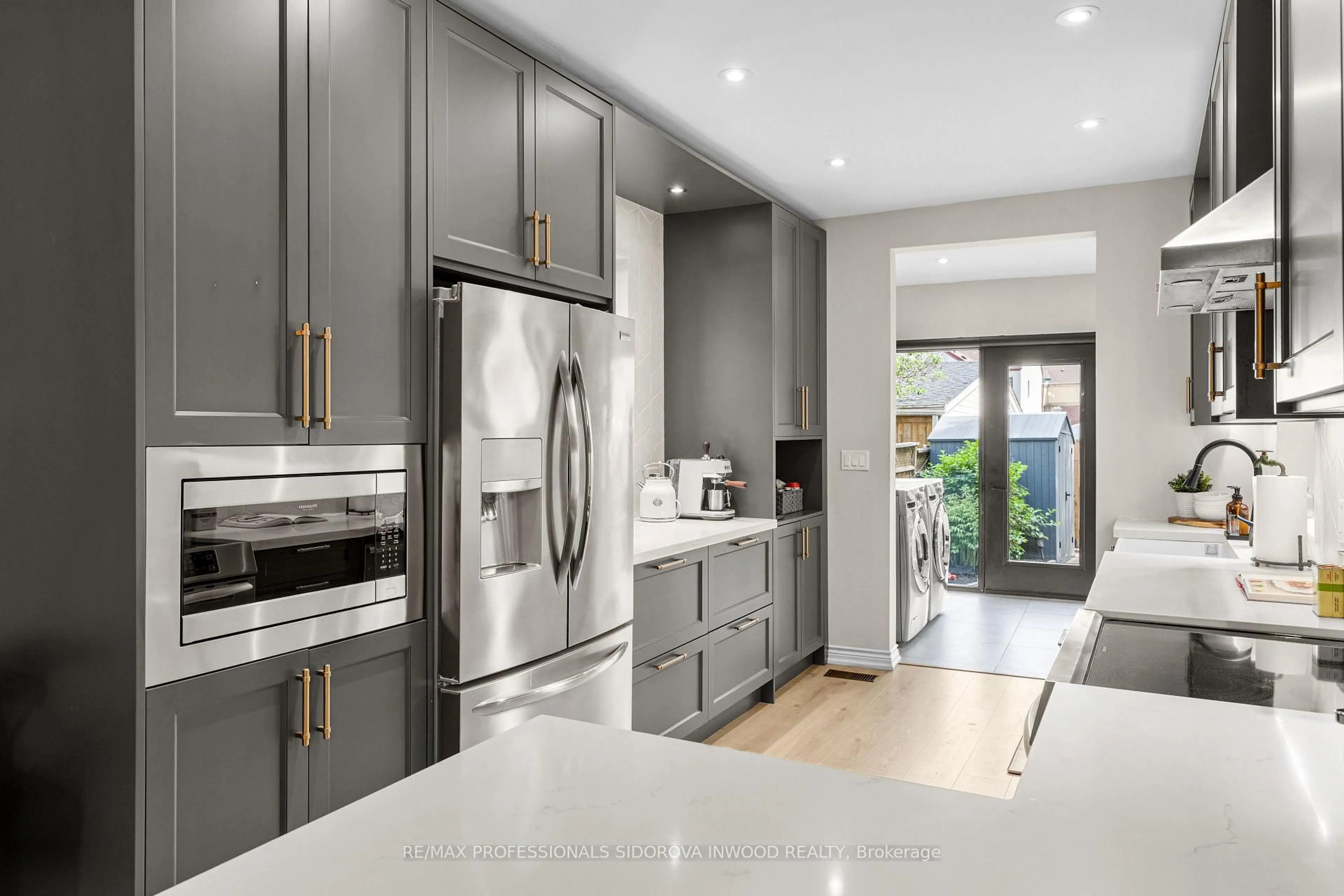 Contemporary kitchen, unknown for 209 Maria St, Toronto Ontario M6P 1W6