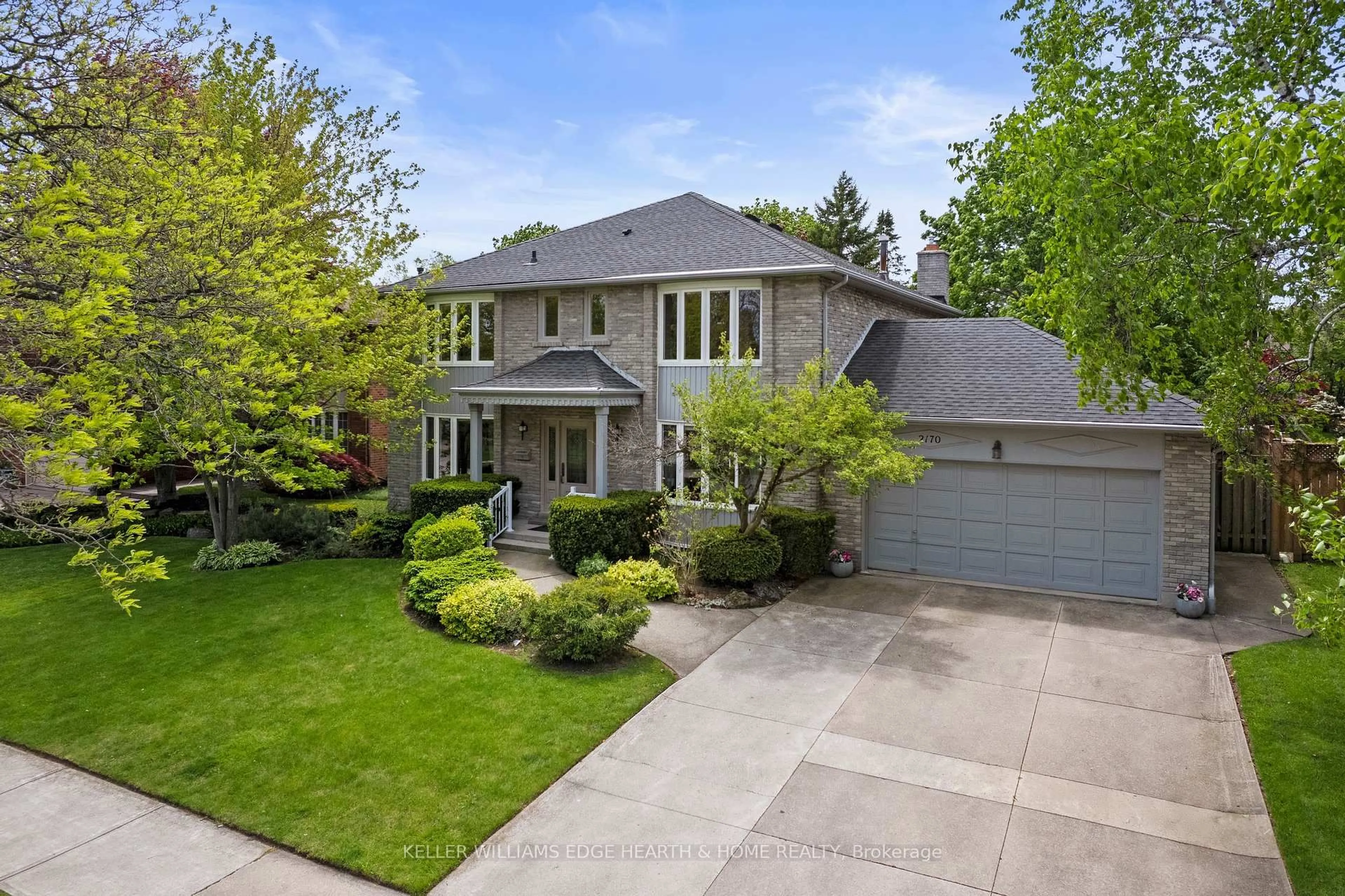 Home with brick exterior material, street for 2170 Belgrave Crt, Burlington Ontario L7P 3R5
