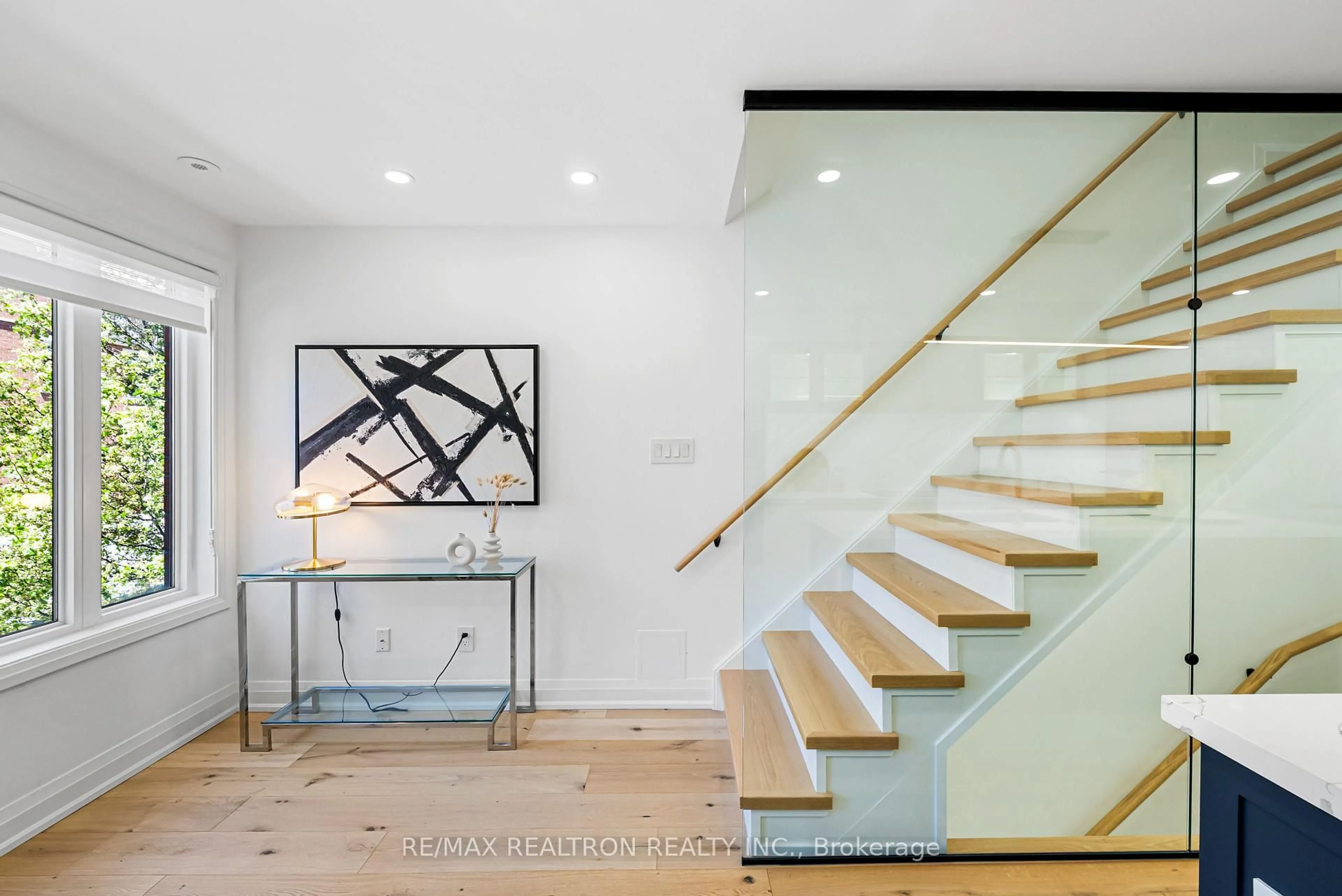 Unknown for 25 Laidlaw St #506, Toronto Ontario M6K 1X3