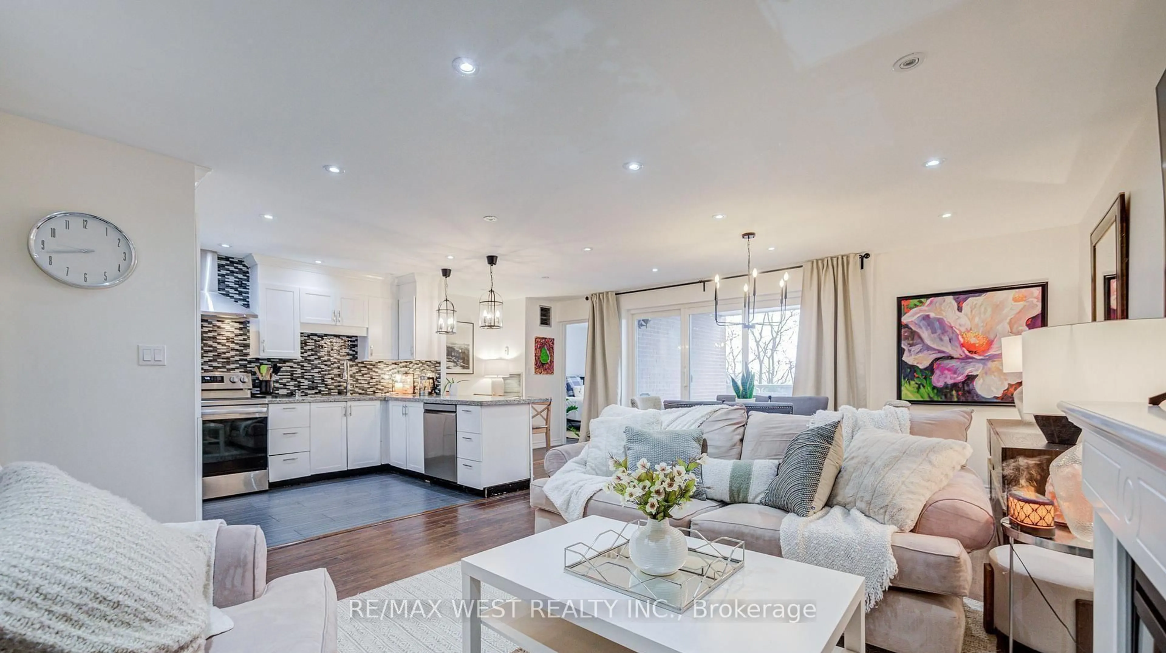 Open concept kitchen, unknown for 3025 The Credit Woodlands Dr #320, Mississauga Ontario L5C 2V3