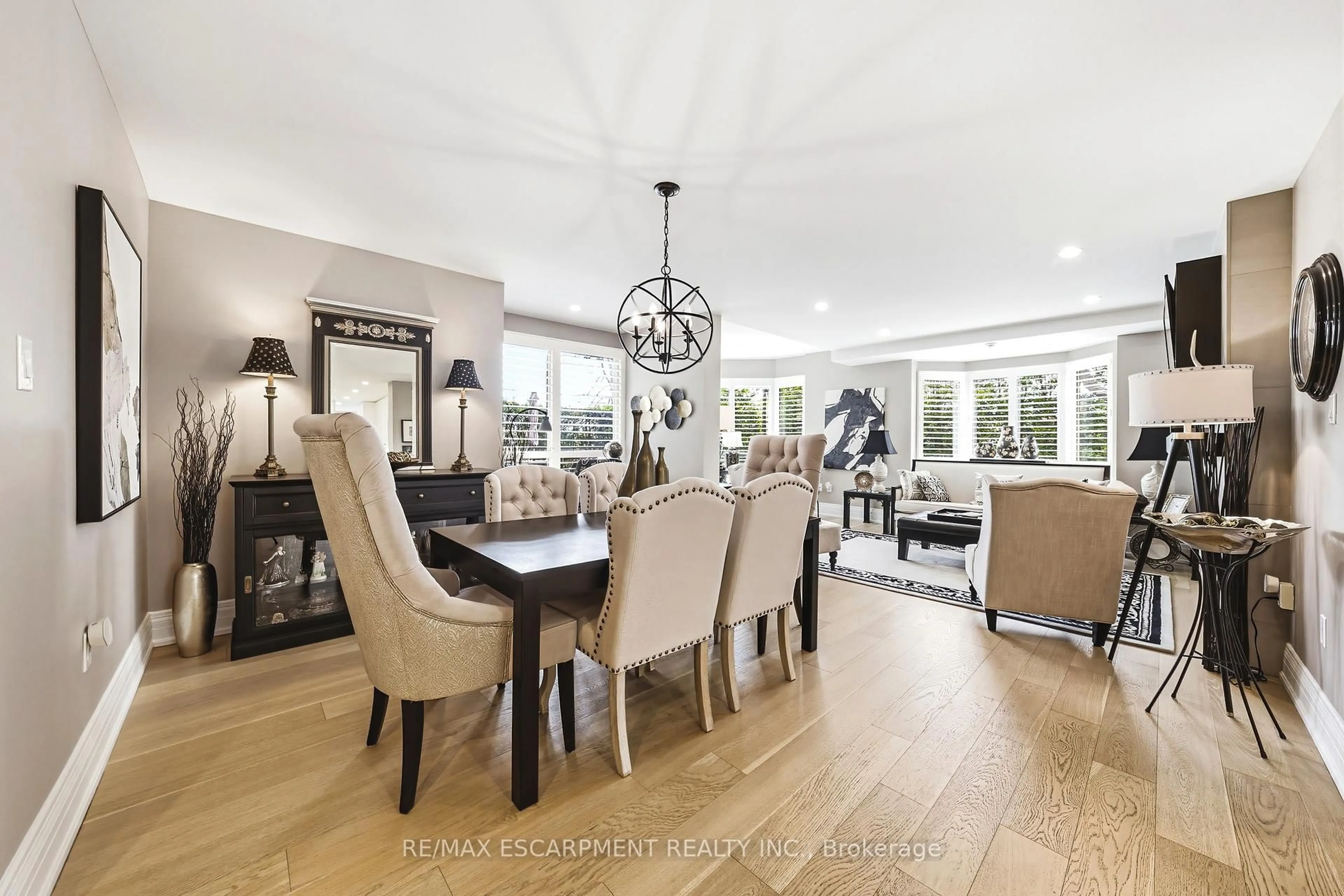 Dining room, wood/laminate floor for 1201 North Shore Blvd #101, Burlington Ontario L7S 1Z5