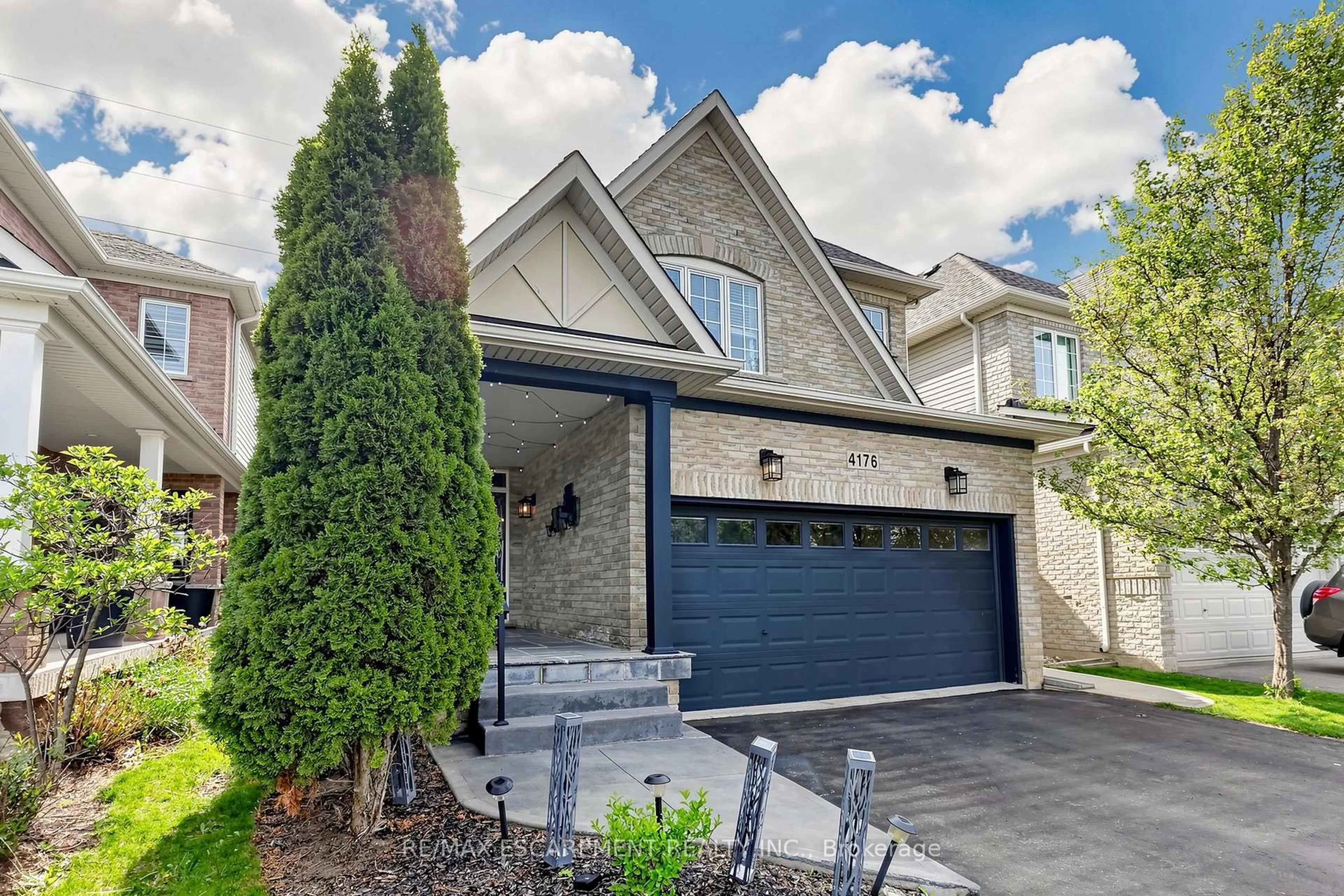 Home with brick exterior material, street for 4176 Saunders Cres, Burlington Ontario L7M 0B3