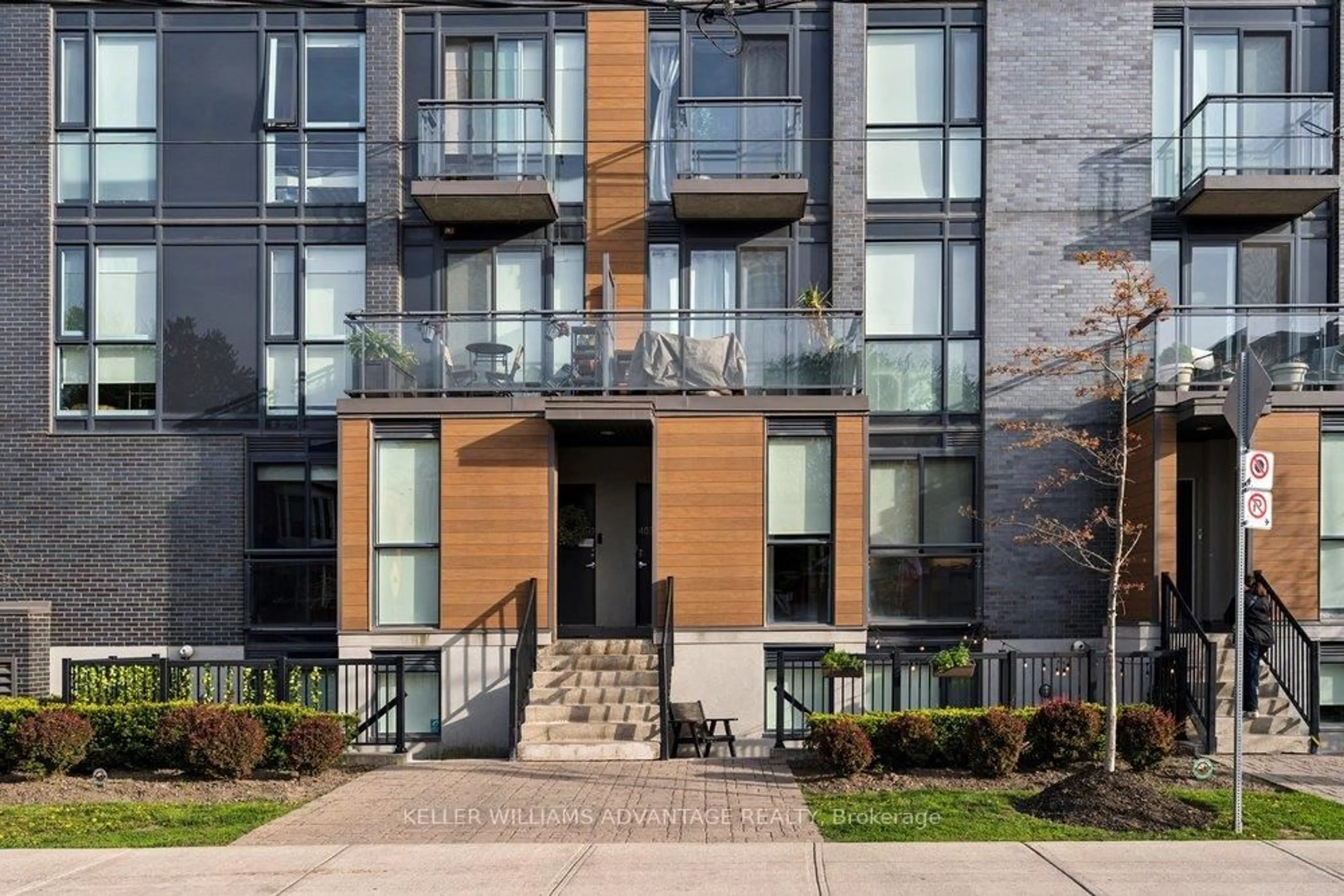 Unknown for 57 Macaulay Ave #402, Toronto Ontario M6P 3P5