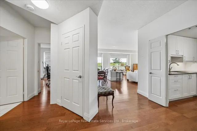 2511 Lakeshore Rd #405, Oakville 5