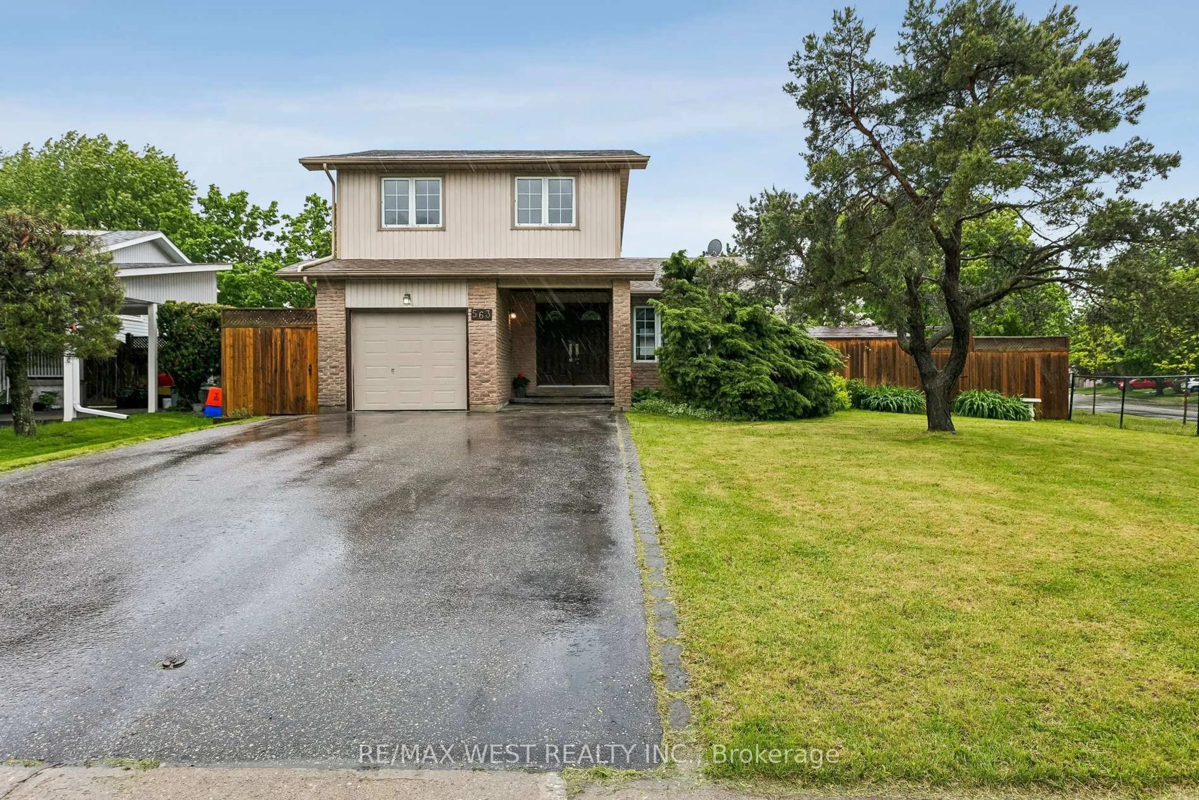 Home with brick exterior material, street for 563 Joyce Blvd, Milton Ontario L9T 3C7