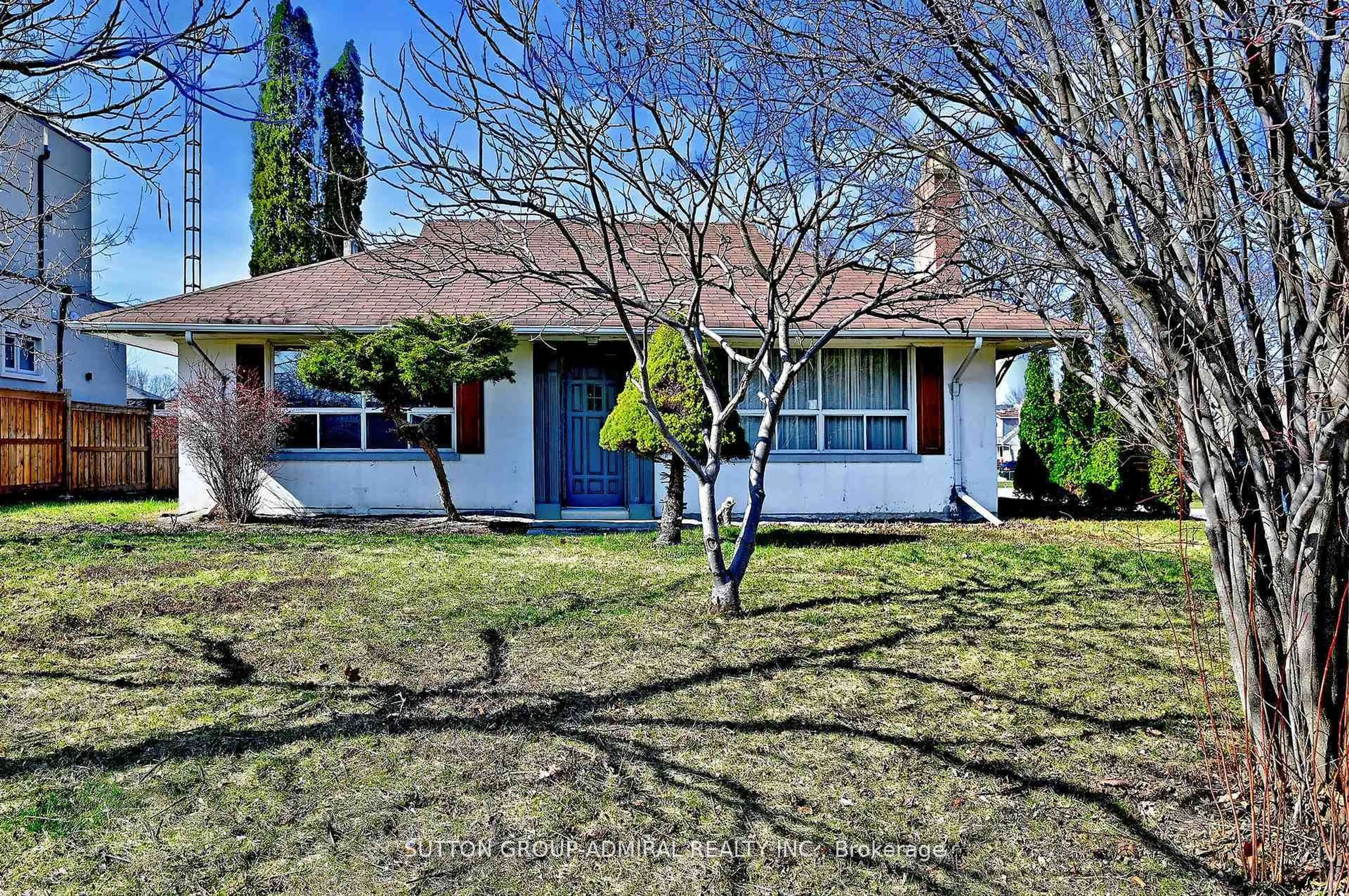 A pic from outside/outdoor area/front of a property/back of a property/a pic from drone, street for 58 Harlow Cres, Toronto Ontario M9V 2Y5