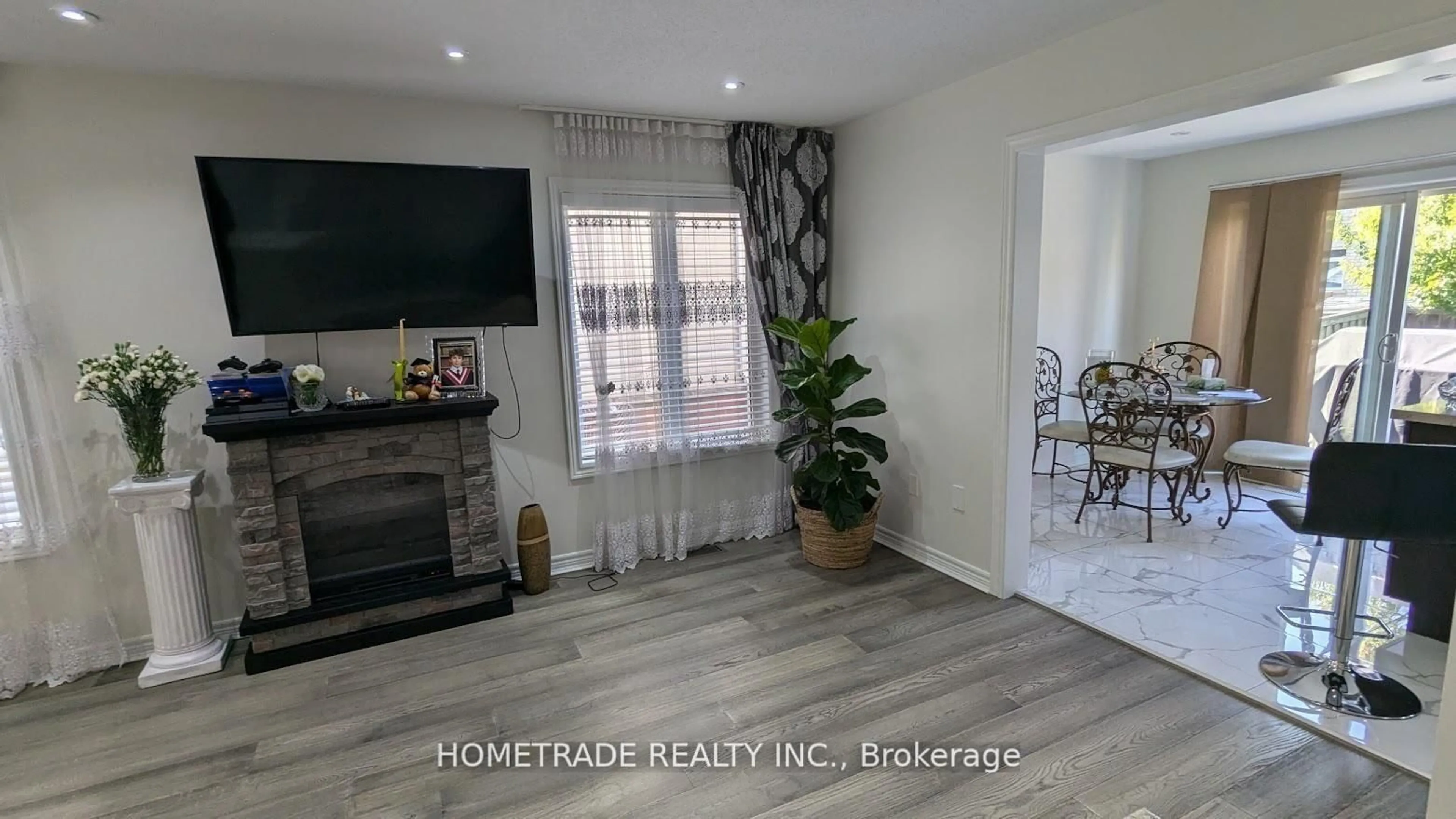 A pic of a room for 4861 Verdi St, Burlington Ontario L7M 0H4