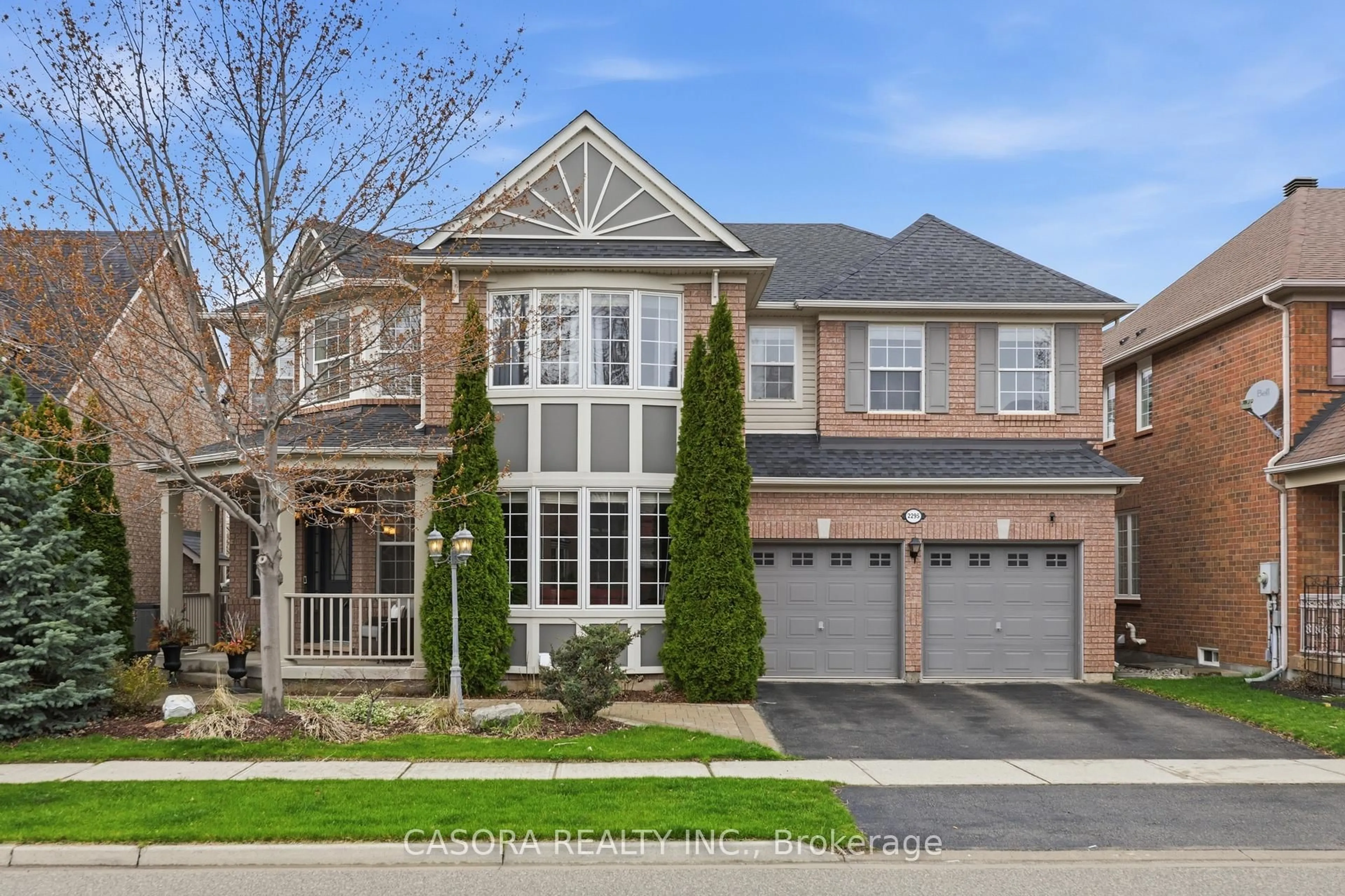 Home with brick exterior material, street for 2295 Glazebrook Circ, Oakville Ontario L6M 5B5