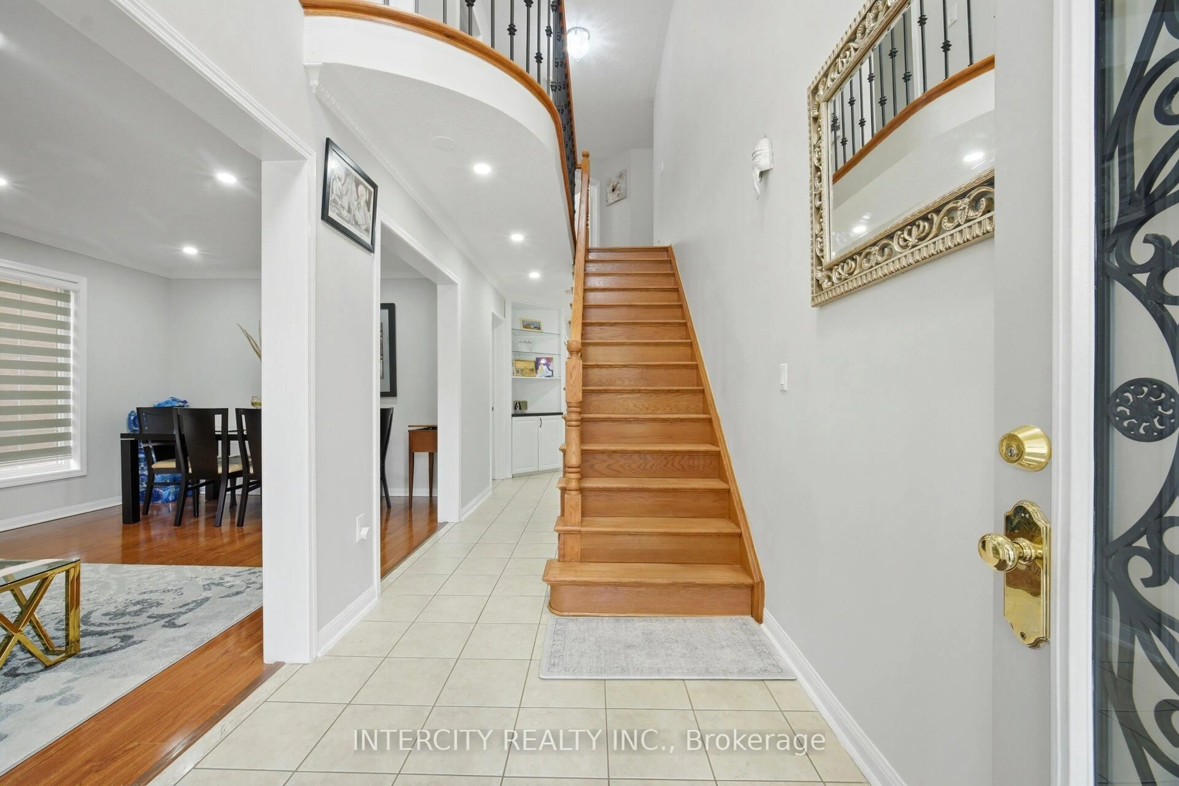 Unknown for 14 Maldives Cres, Brampton Ontario L6P 1L5