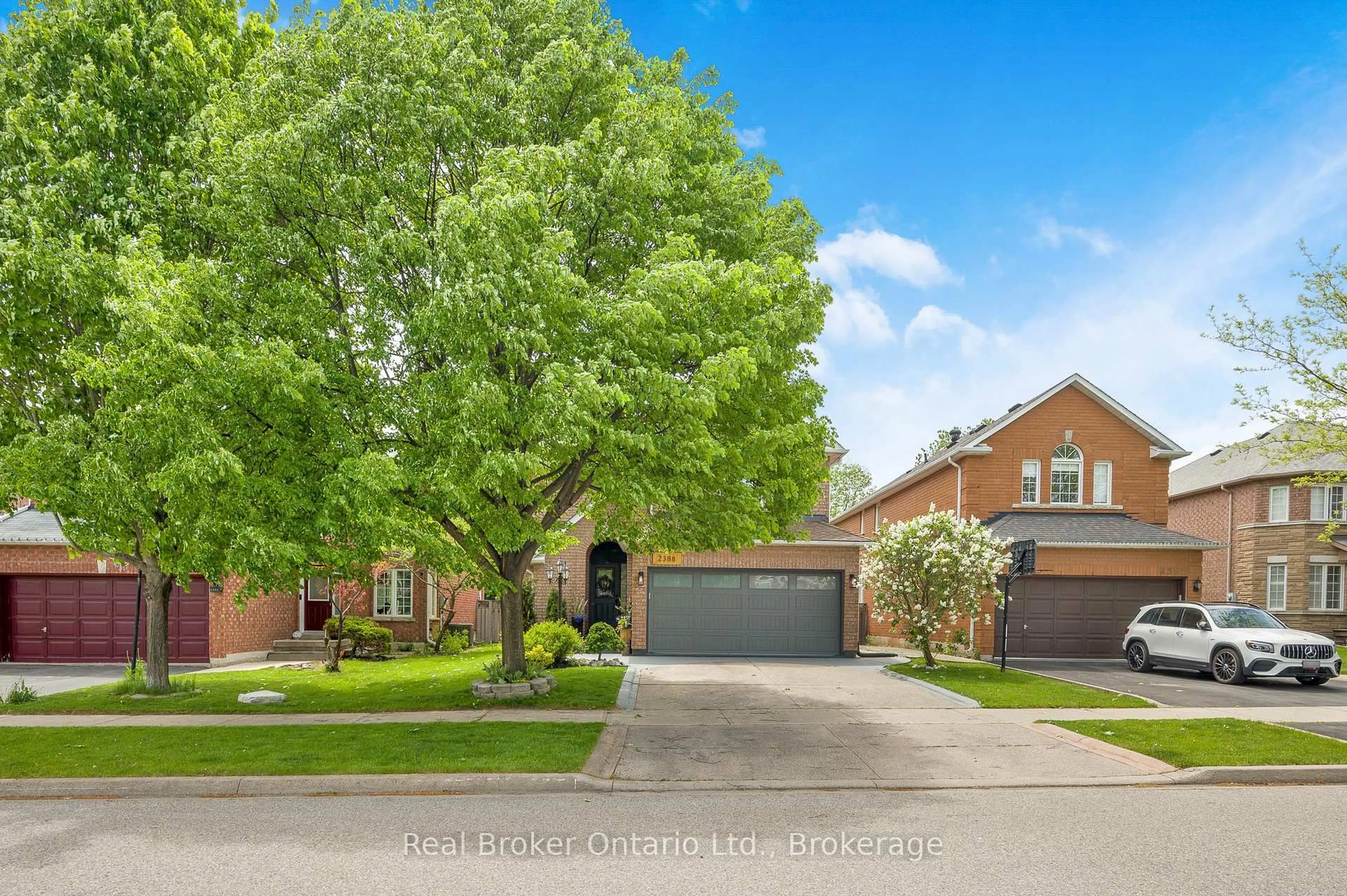 Home with brick exterior material, street for 2388 Eden Valley Dr, Oakville Ontario L6H 6K9