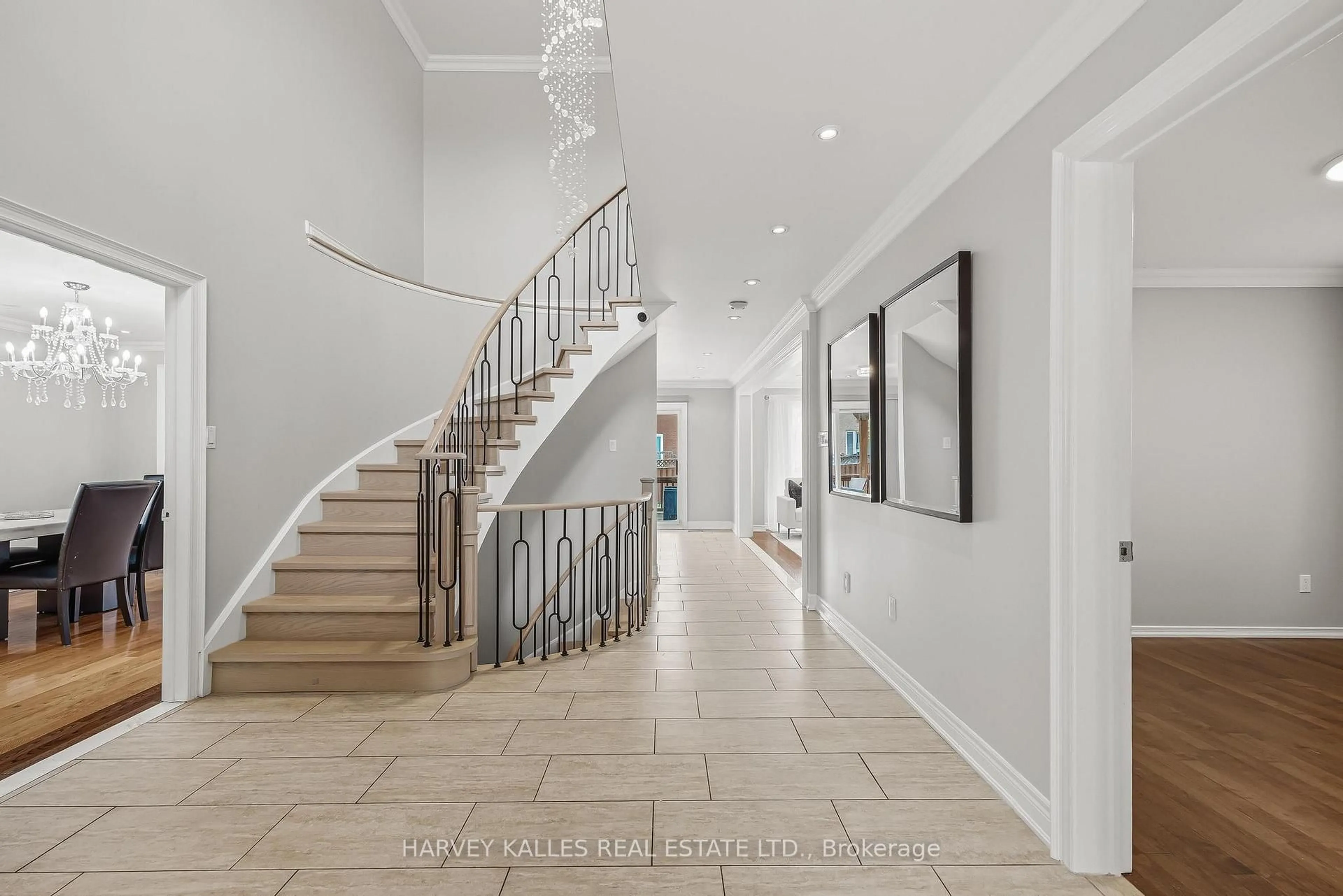 Unknown for 951 White Clover Way, Mississauga Ontario L5V 1E7
