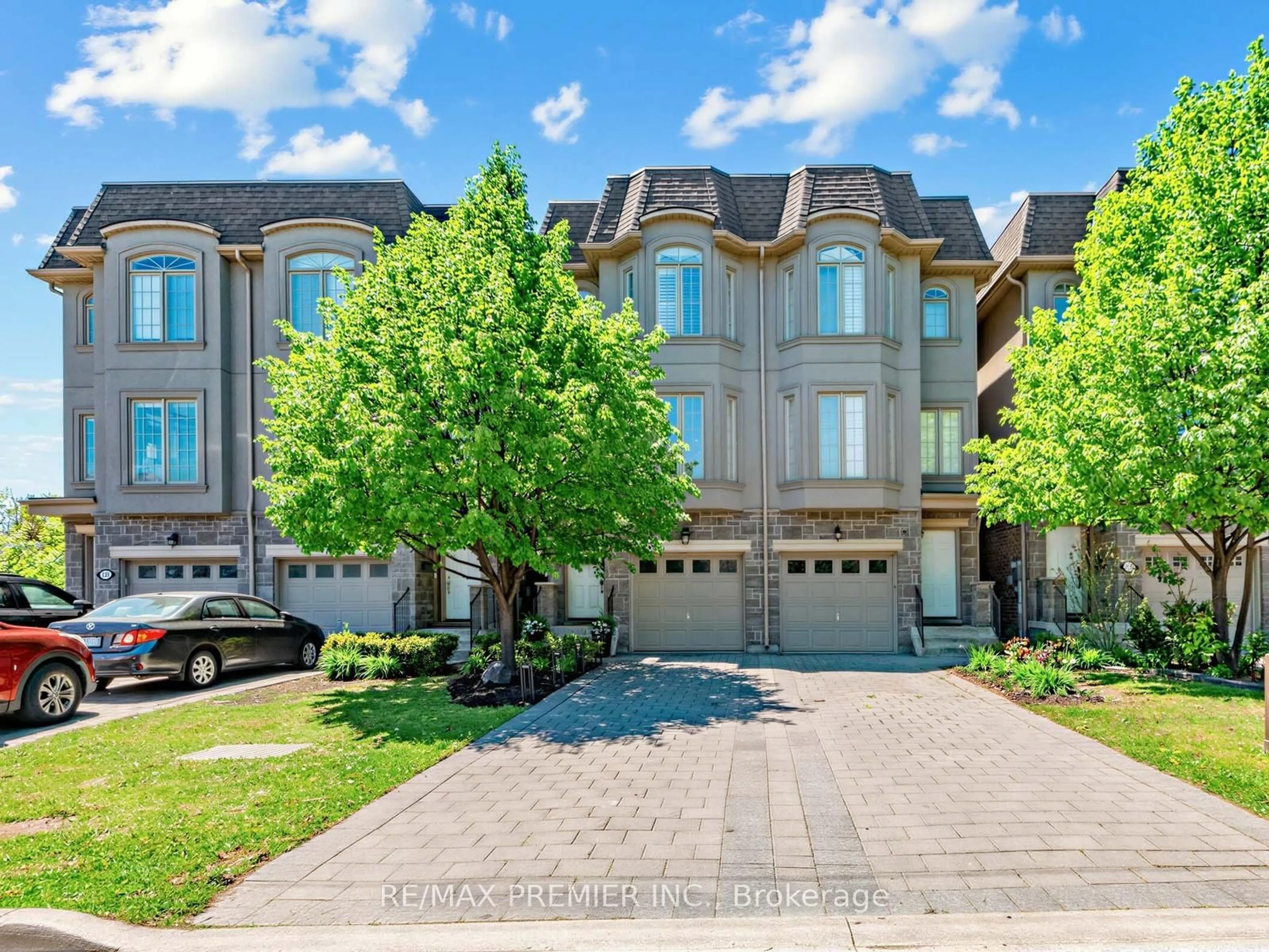 A pic from outside/outdoor area/front of a property/back of a property/a pic from drone, street for 57B Westona St, Toronto Ontario M9P 2X9