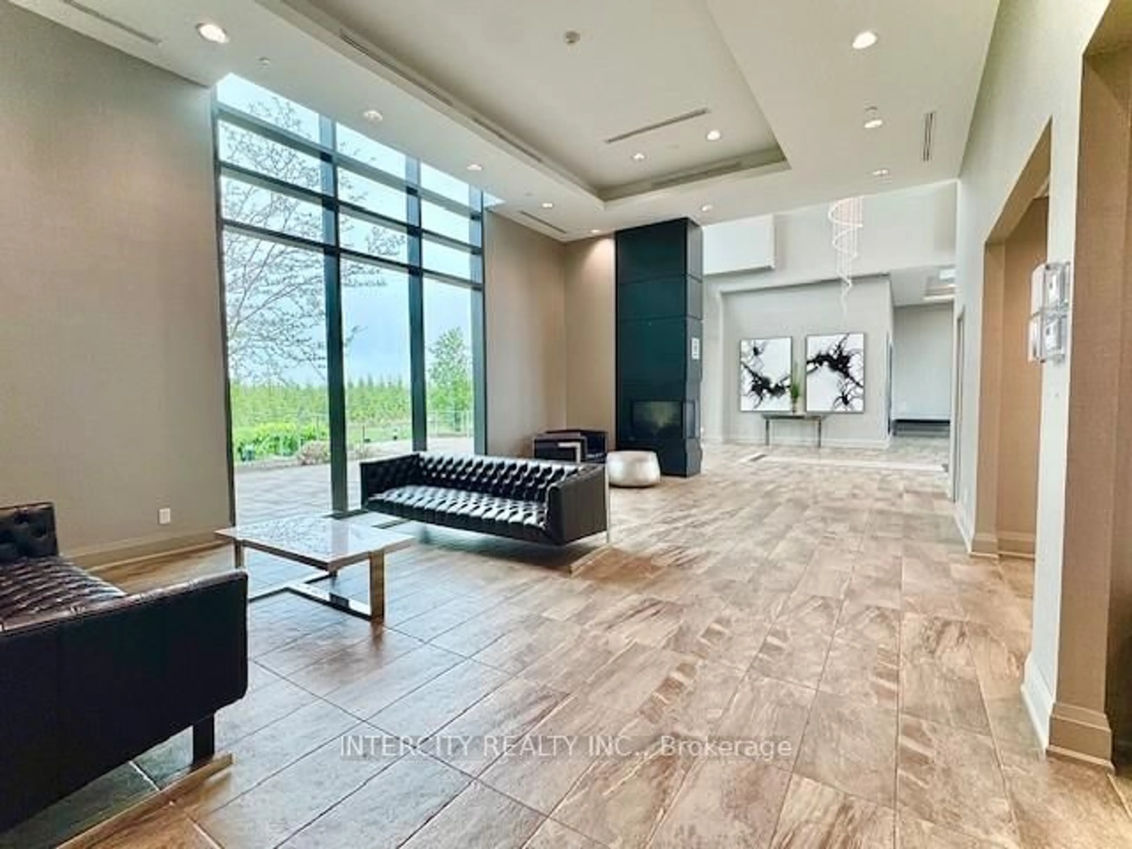 Indoor foyer for 55 Yorkland Blvd #503, Brampton Ontario L6P 4K9