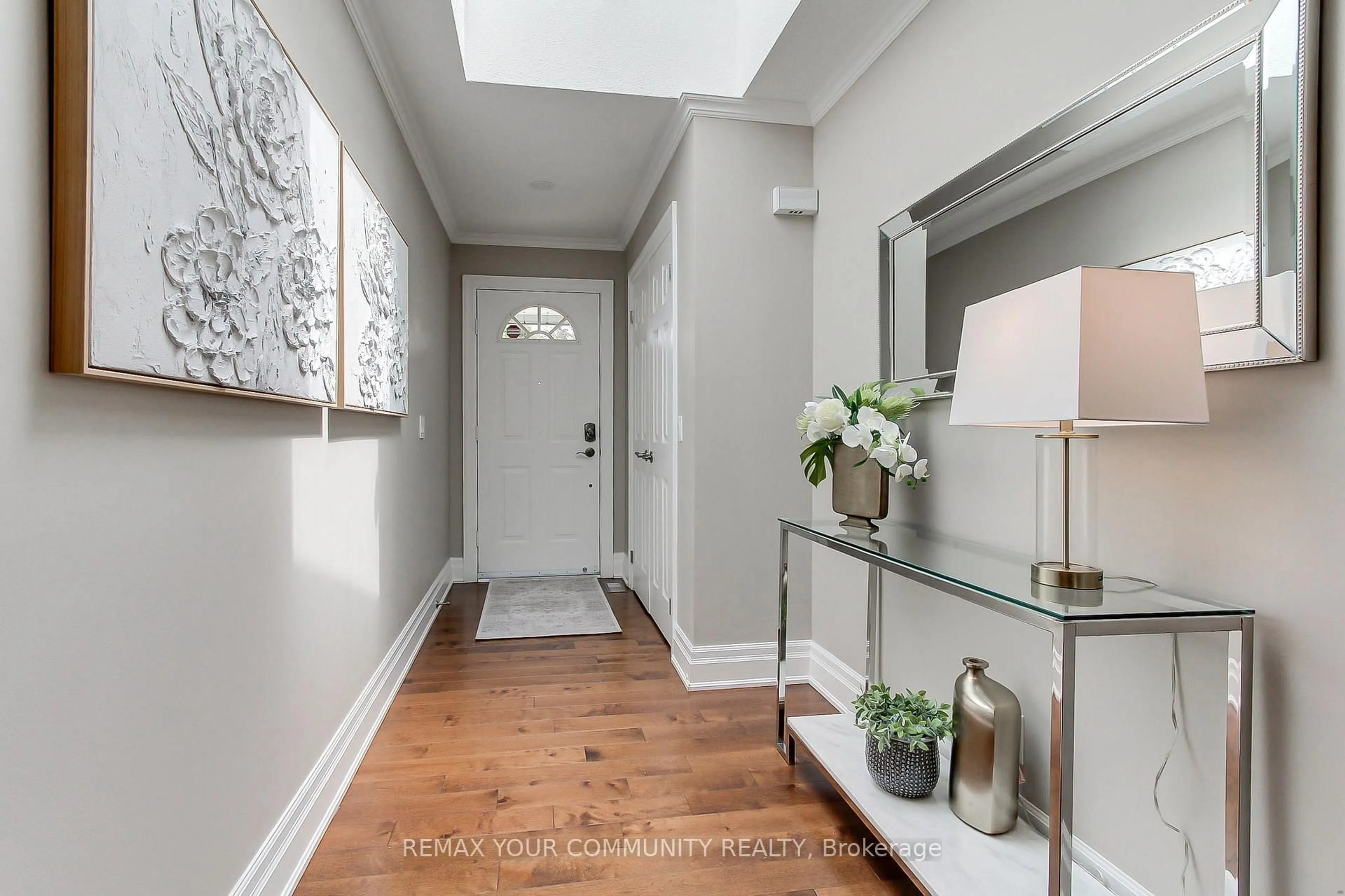 Indoor entryway for 23 Reddington Dr #5, Caledon Ontario L7E 0E4