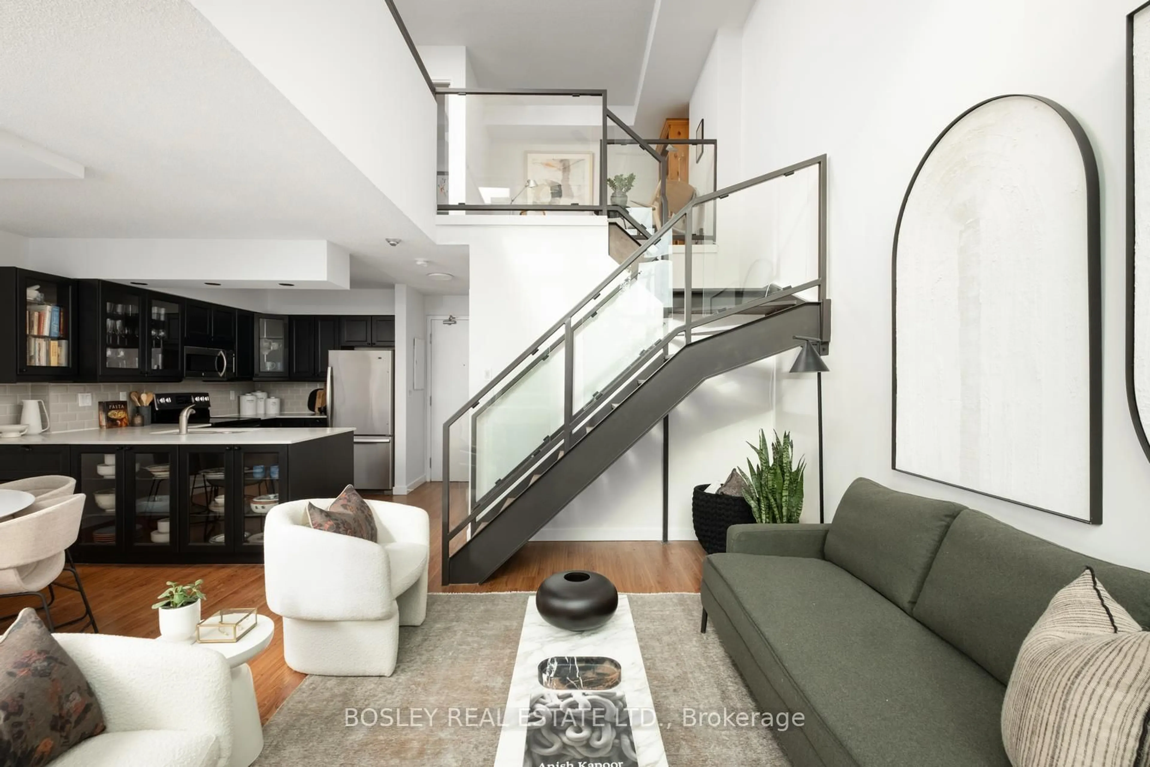 Unknown for 250 Manitoba St #503, Toronto Ontario M8Y 4G8