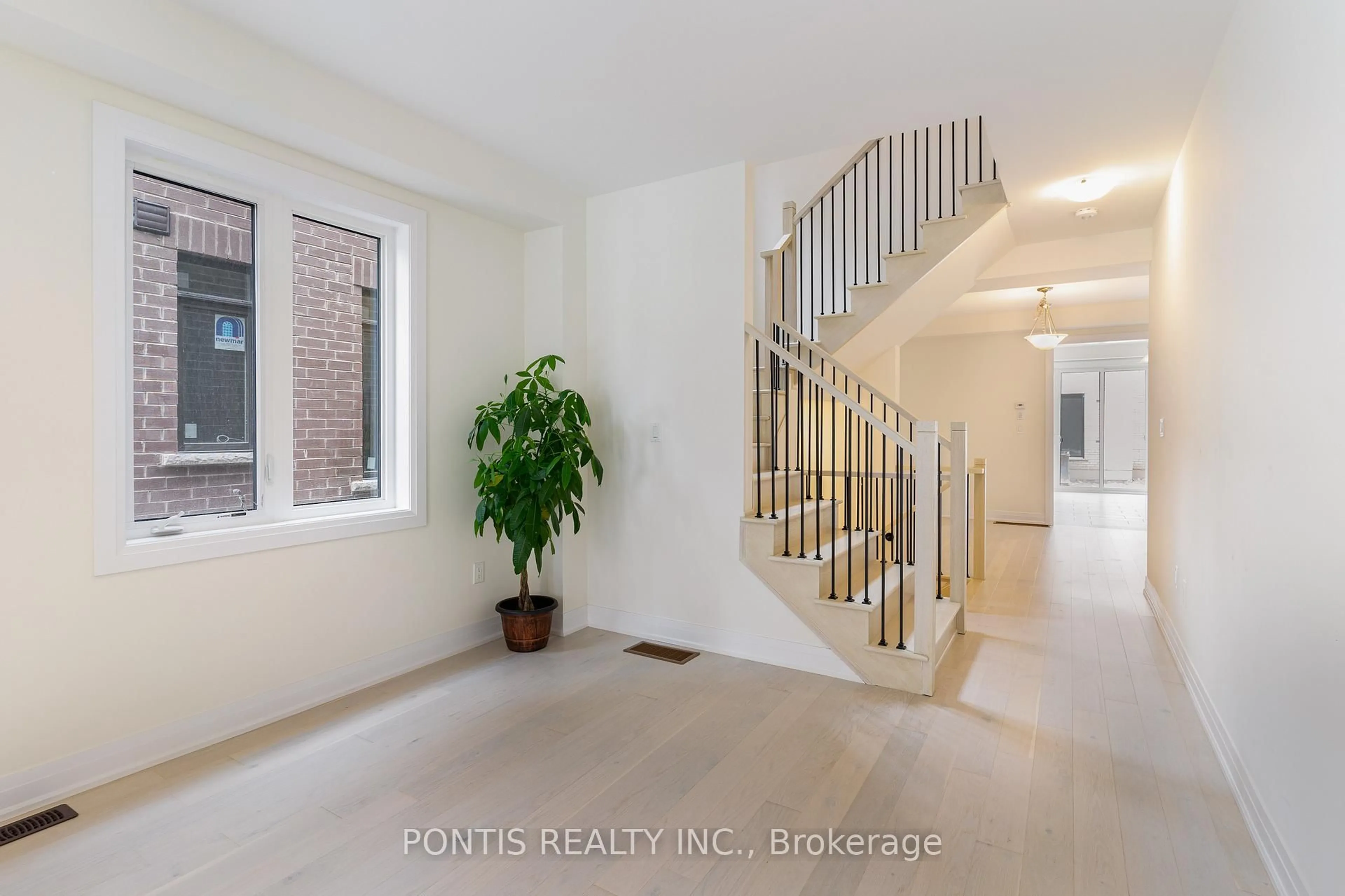 Indoor entryway for 80 Camino Real Dr, Caledon Ontario L7C 4L9
