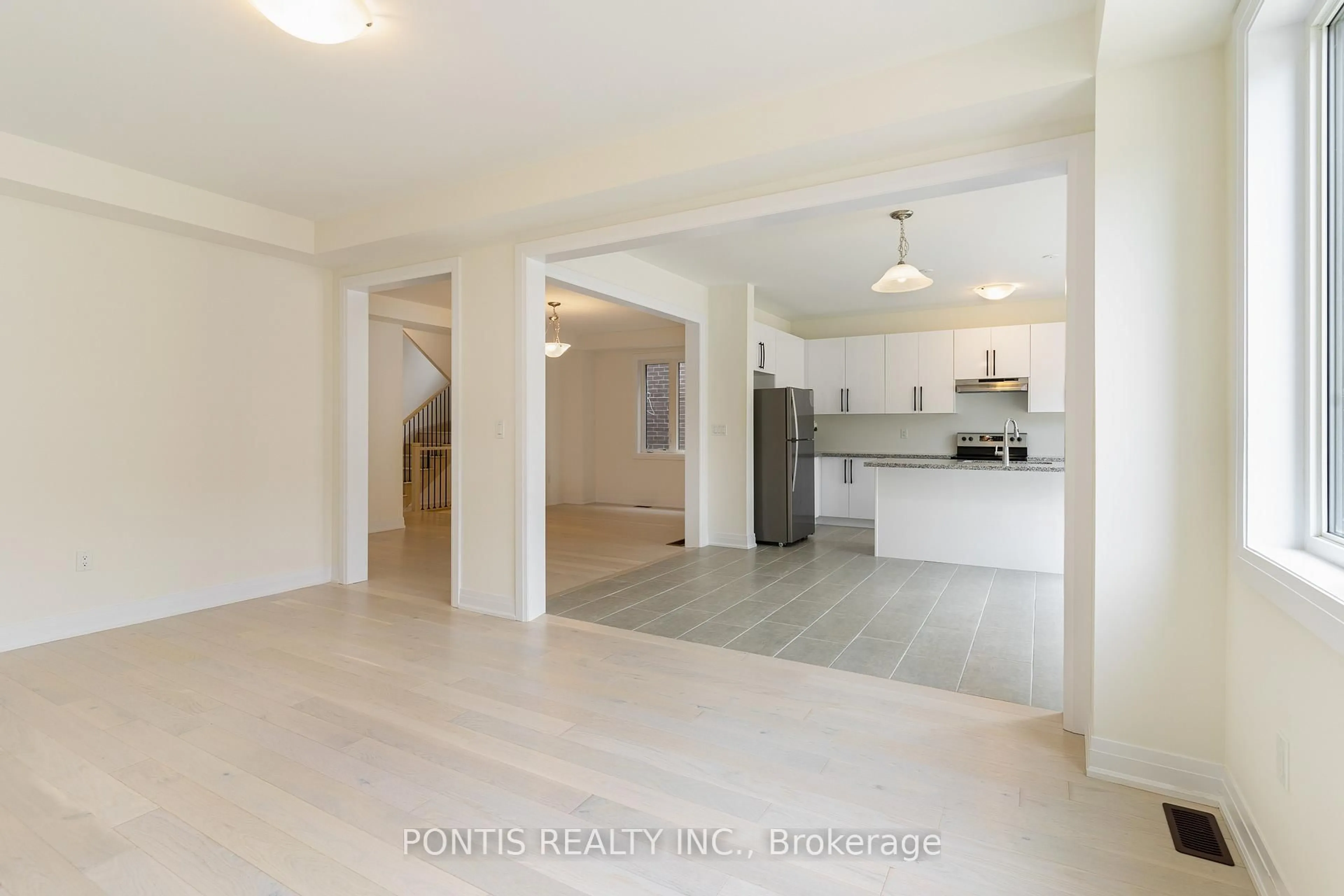 Open concept kitchen, unknown for 80 Camino Real Dr, Caledon Ontario L7C 4L9