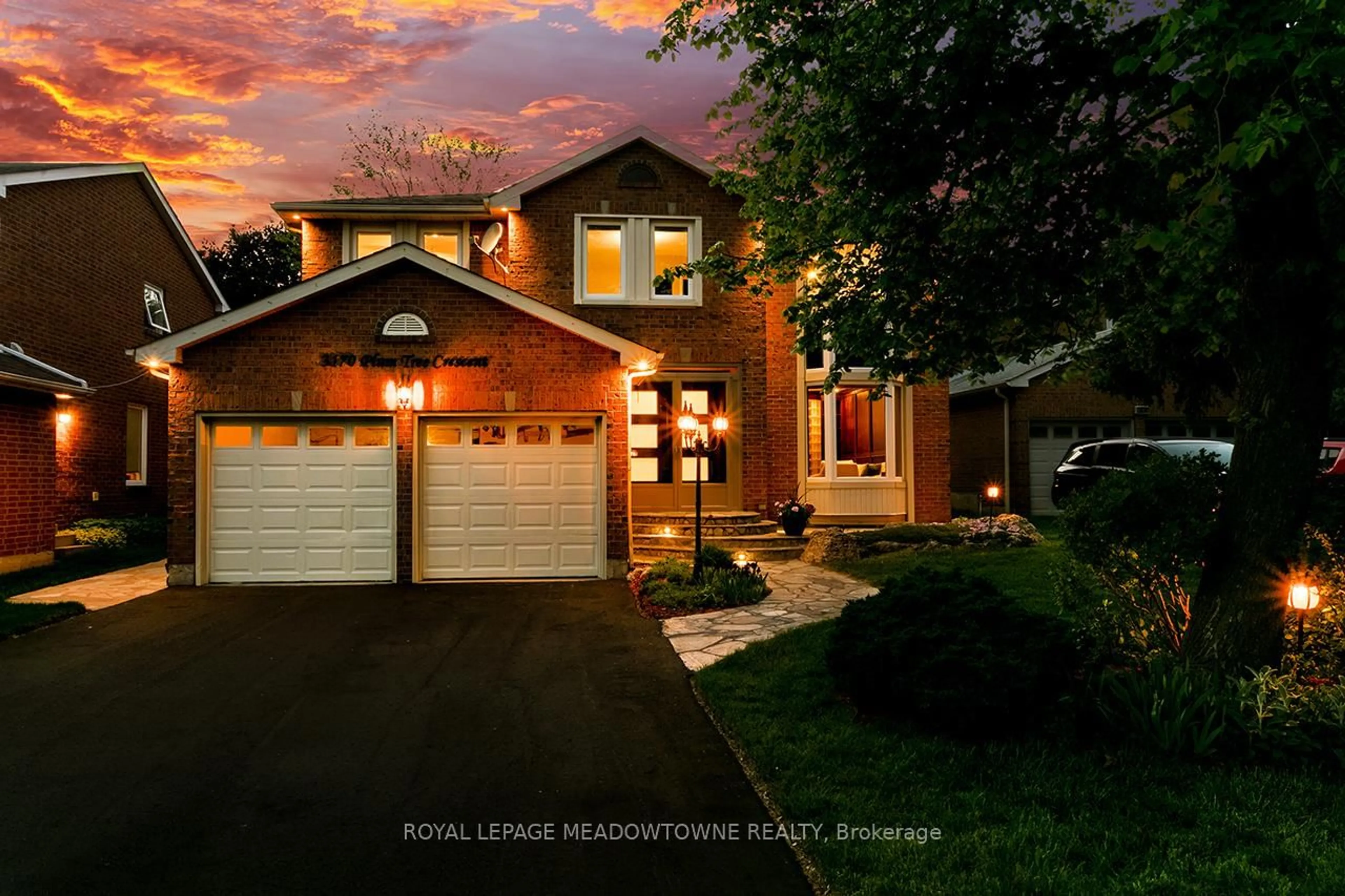 Home with brick exterior material, street for 3170 Plum Tree Cres, Mississauga Ontario L5N 4X3
