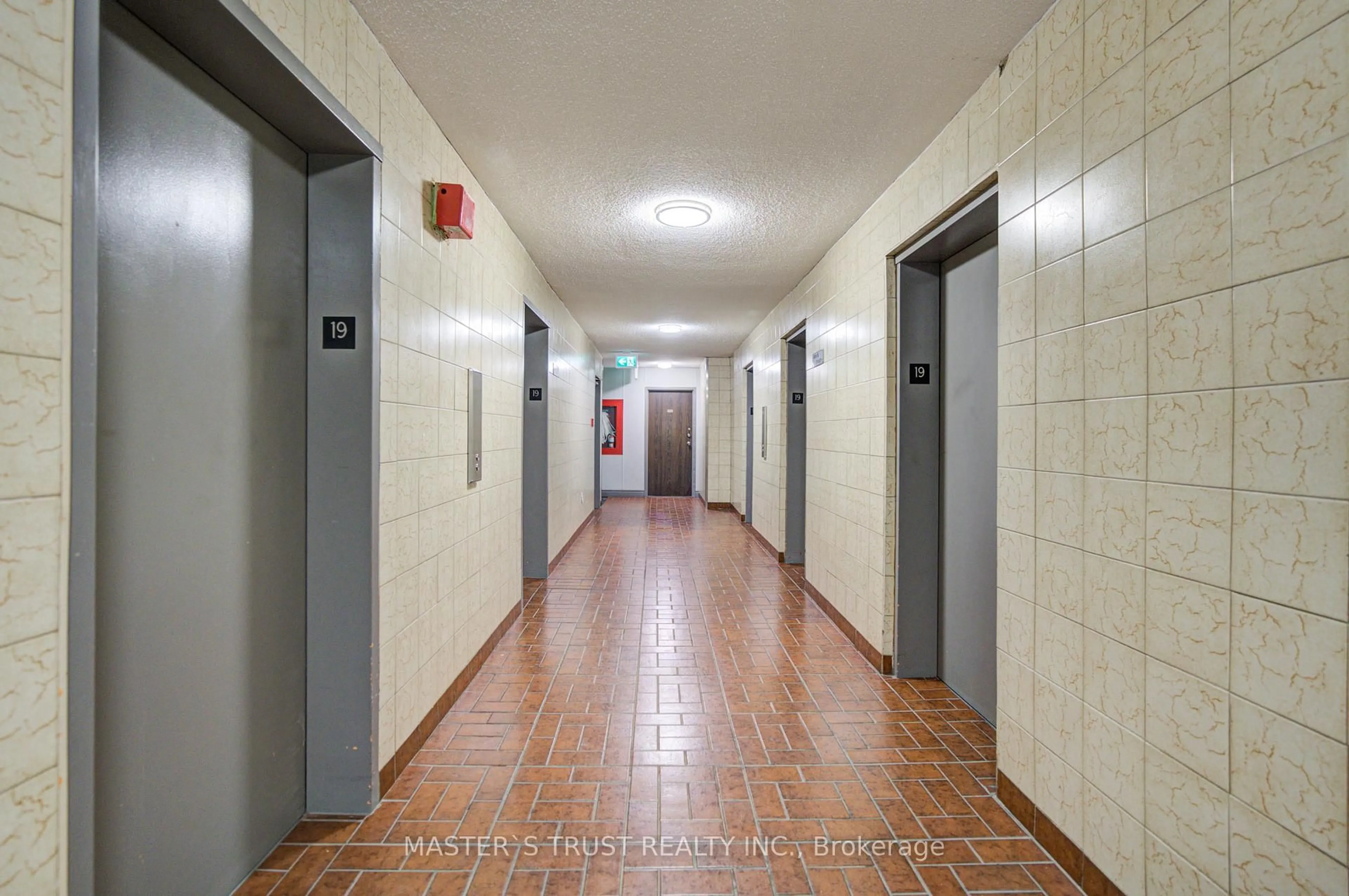 Indoor foyer for 390 Dixon Rd #1906, Toronto Ontario M9R 1T4