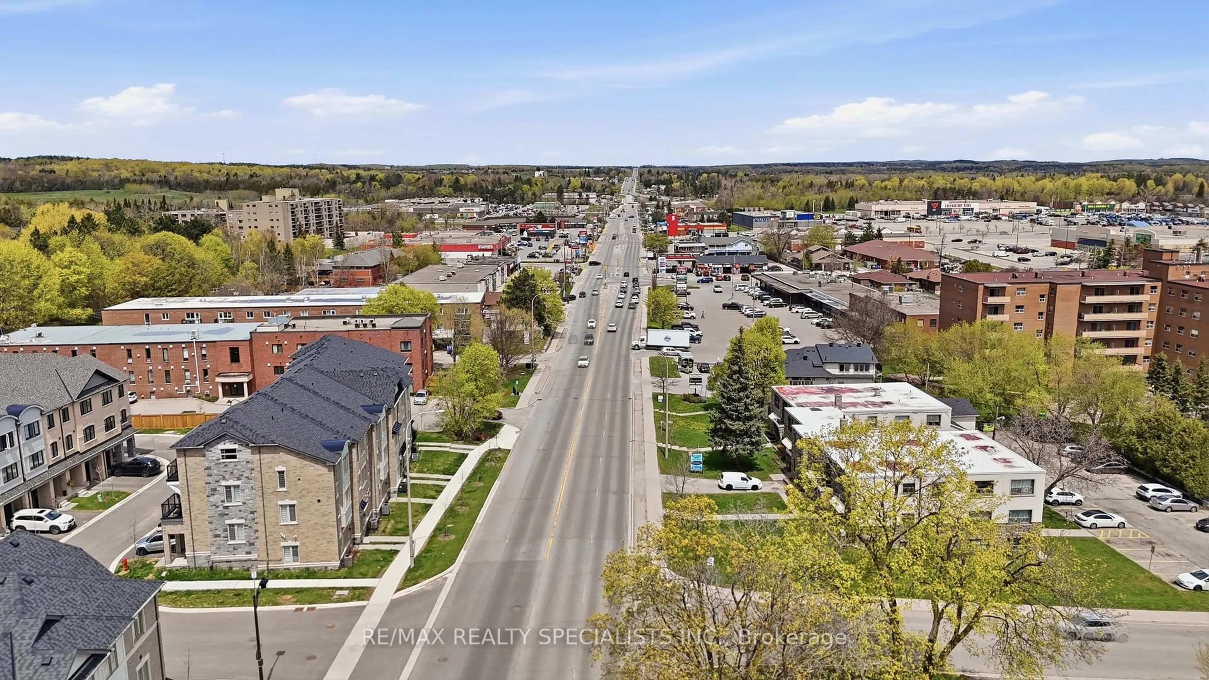 A pic from outside/outdoor area/front of a property/back of a property/a pic from drone, street for 63 First St #20, Orangeville Ontario L9W 2E6