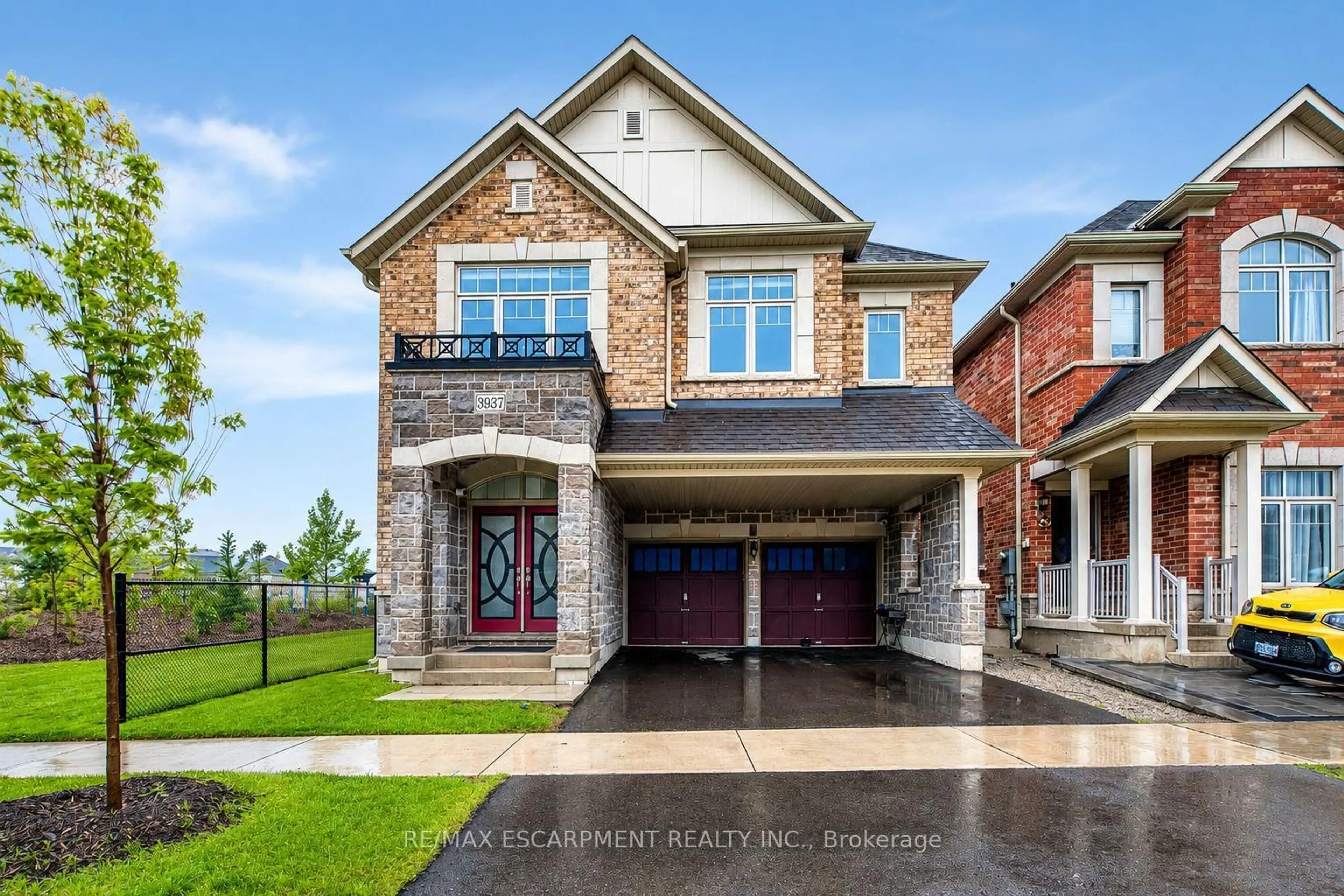 Home with brick exterior material, street for 3937 Leonardo St, Burlington Ontario L7M 0Z8