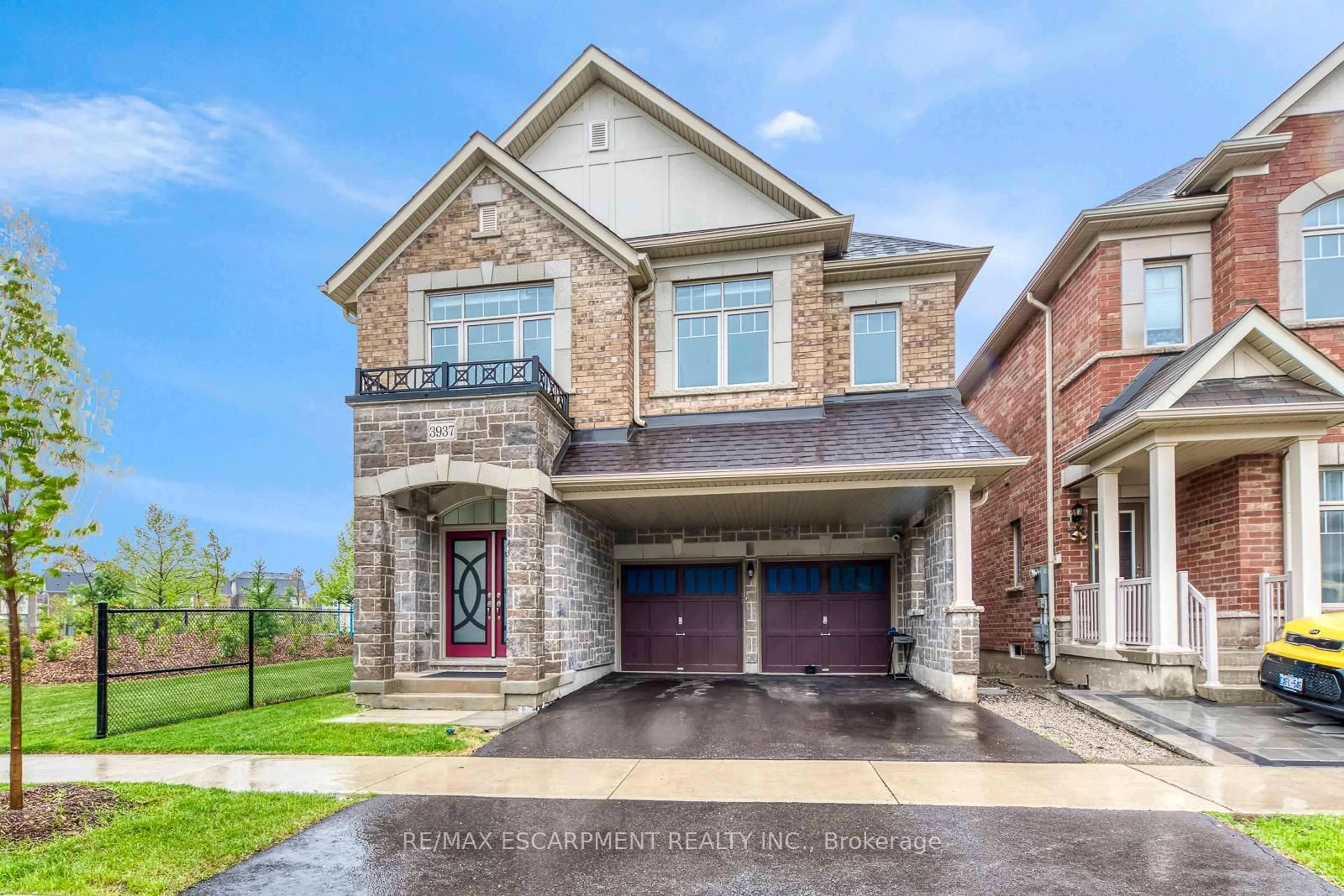 Home with brick exterior material, street for 3937 Leonardo St, Burlington Ontario L7M 0Z8