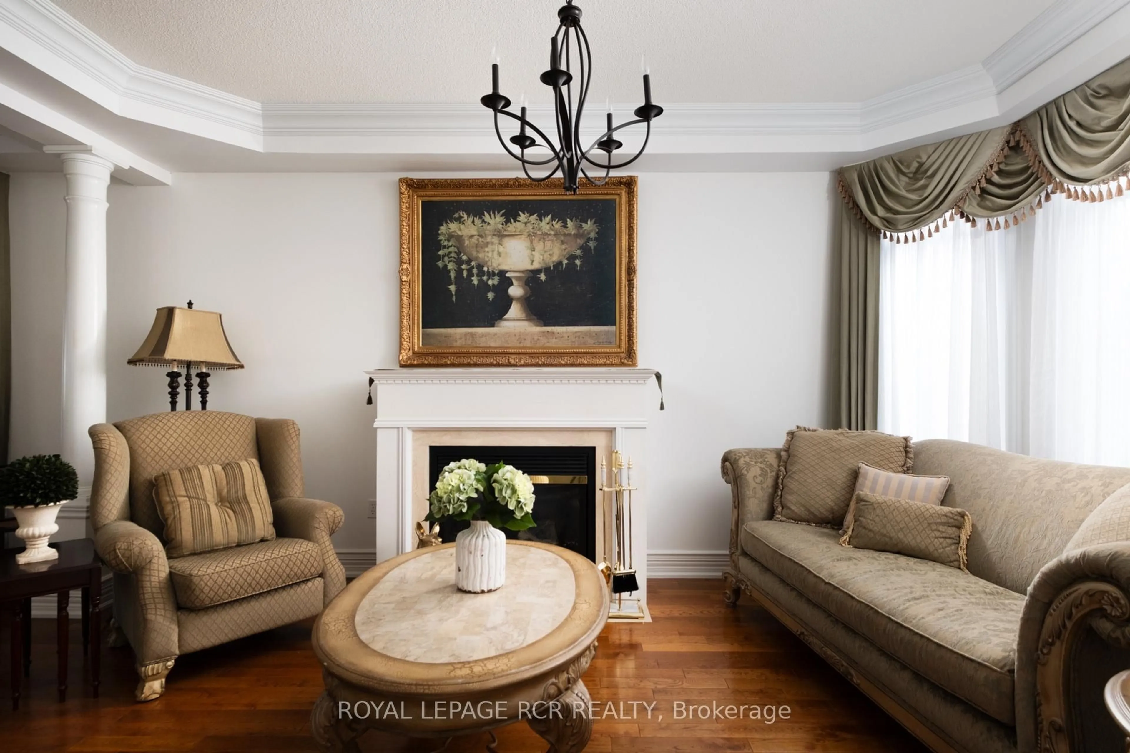 Living room with furniture, unknown for 32 Dokkum Cres, Brampton Ontario L6Z 0E2