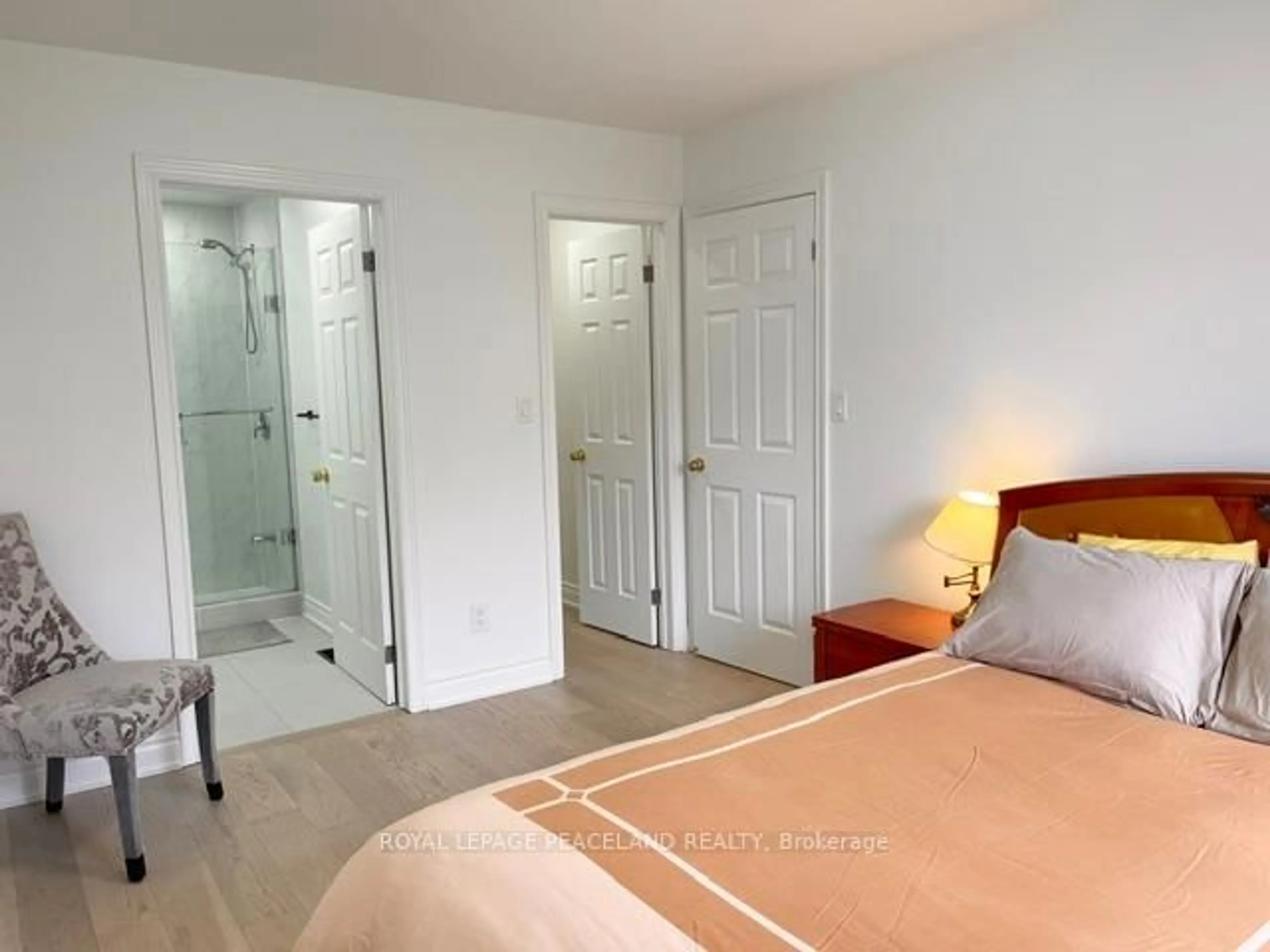 A pic of a room for 24 Yarn Rd, Toronto Ontario M9B 1H5