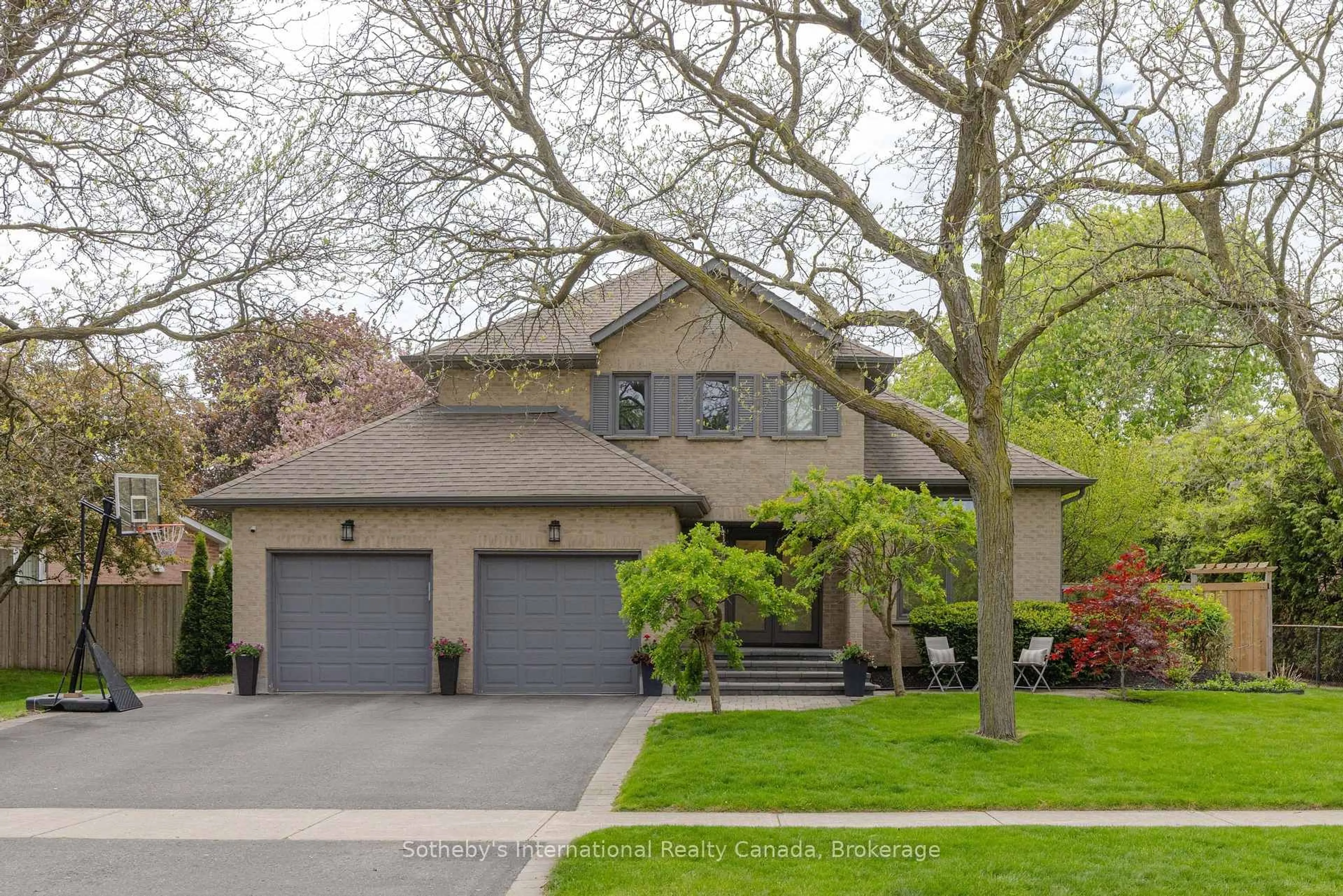 Home with vinyl exterior material, street for 456 Aspen Forest Dr, Oakville Ontario L6J 6H6