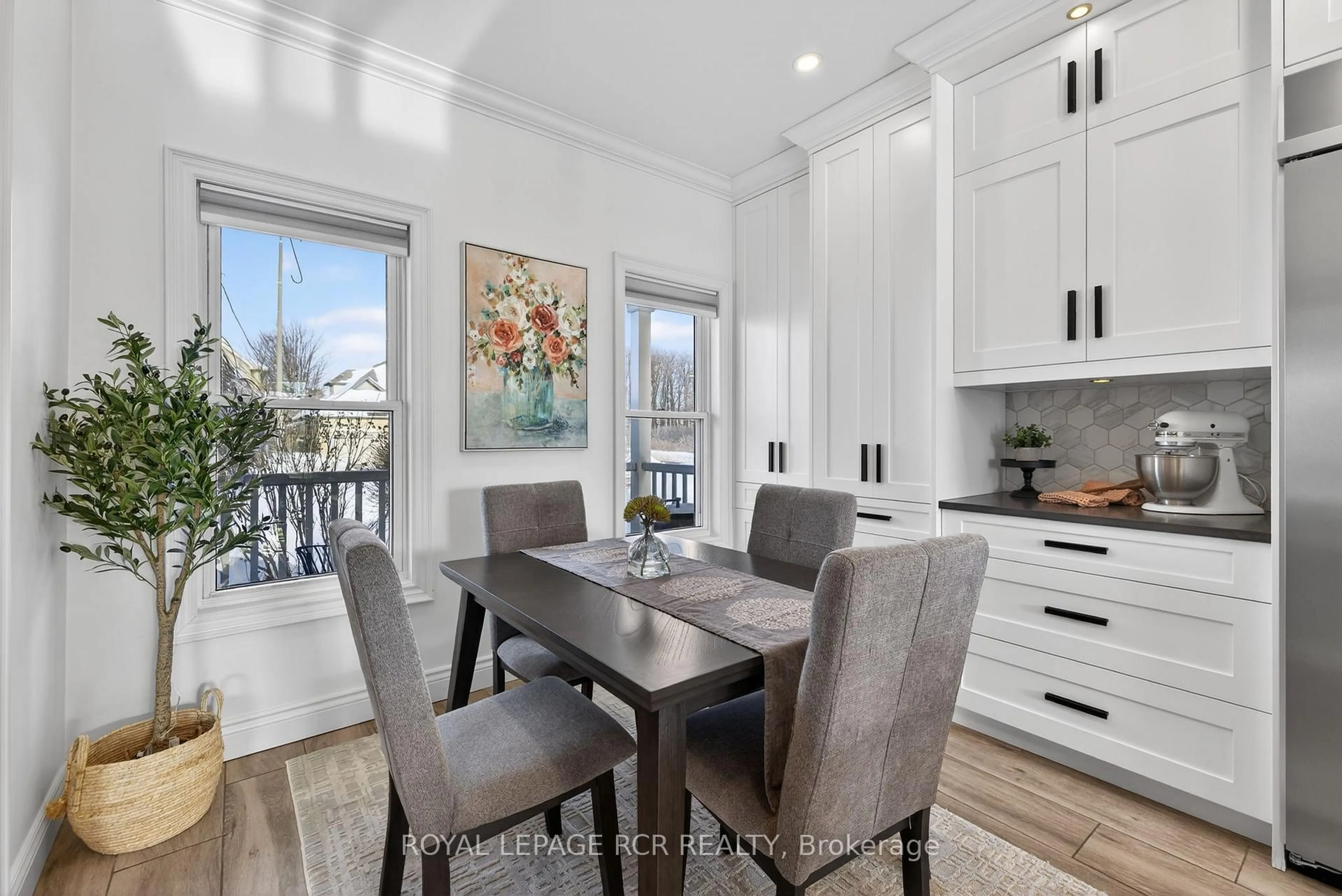 Open concept kitchen, wood/laminate floor for 82 Spencer Ave, Orangeville Ontario L9W 5H8