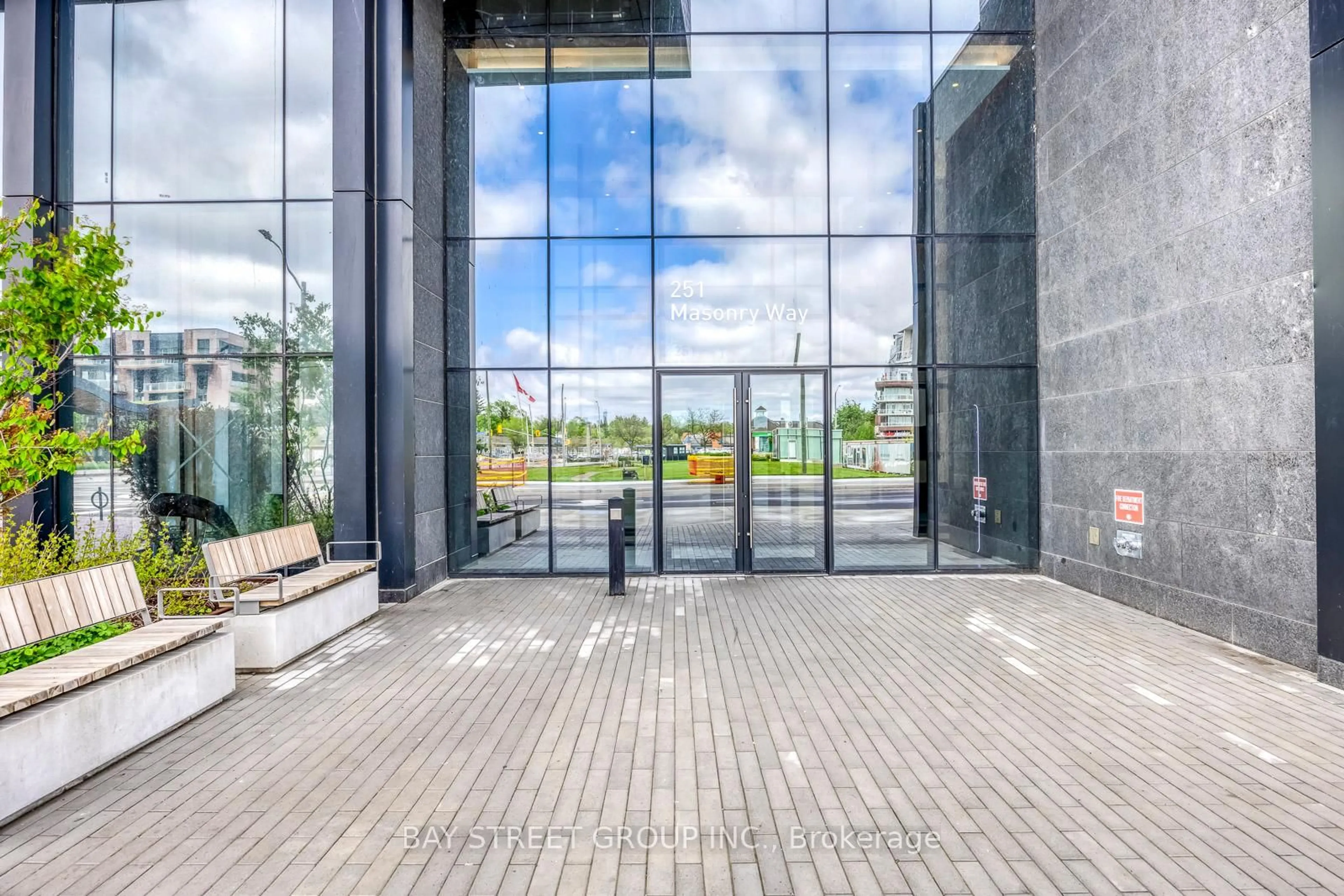 Indoor foyer for 251 Masonry Way #510, Mississauga Ontario L5H 0B3
