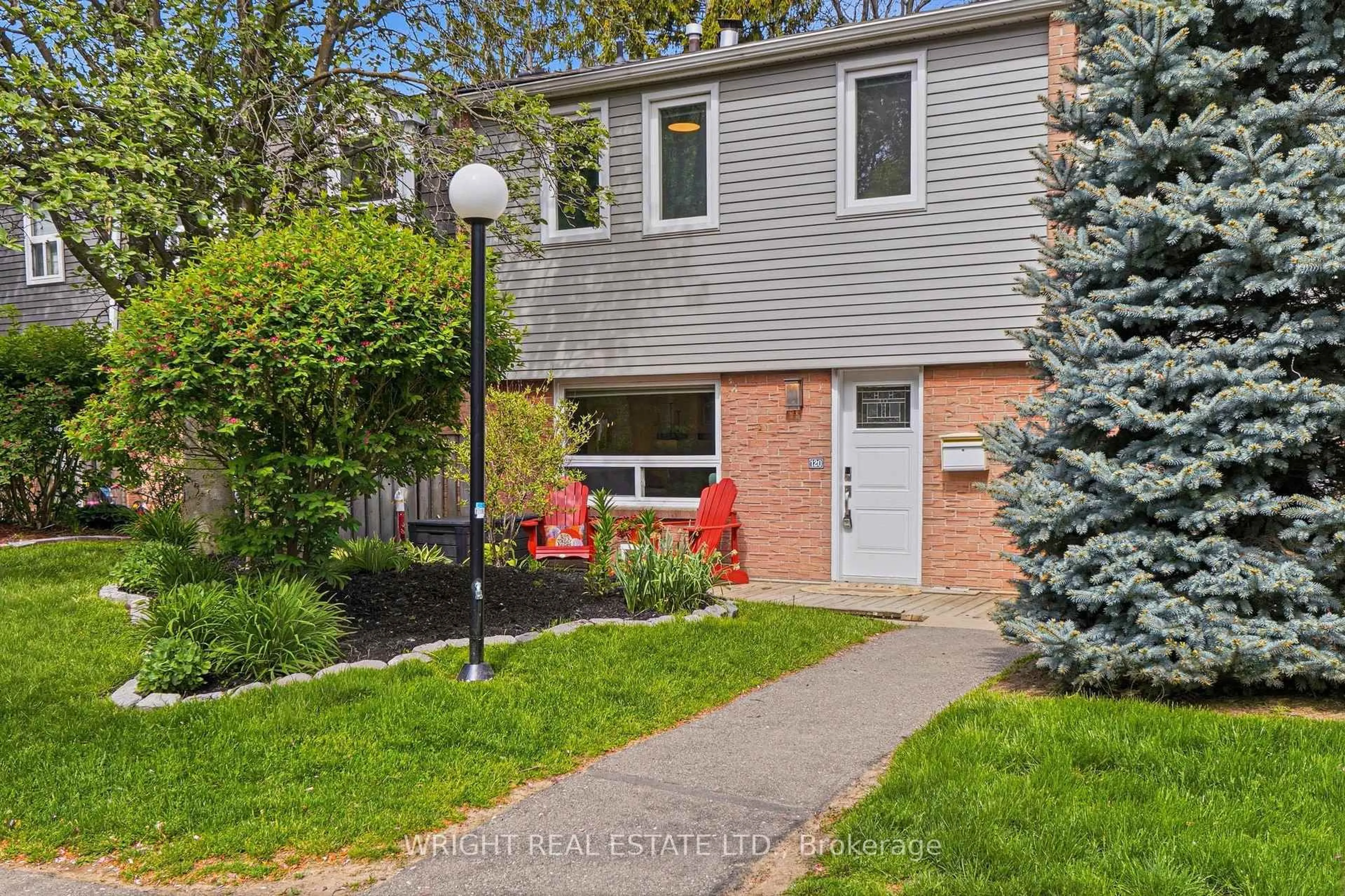 Home with brick exterior material, street for 1050 Shawnmarr Rd #120, Mississauga Ontario L5H 3V1