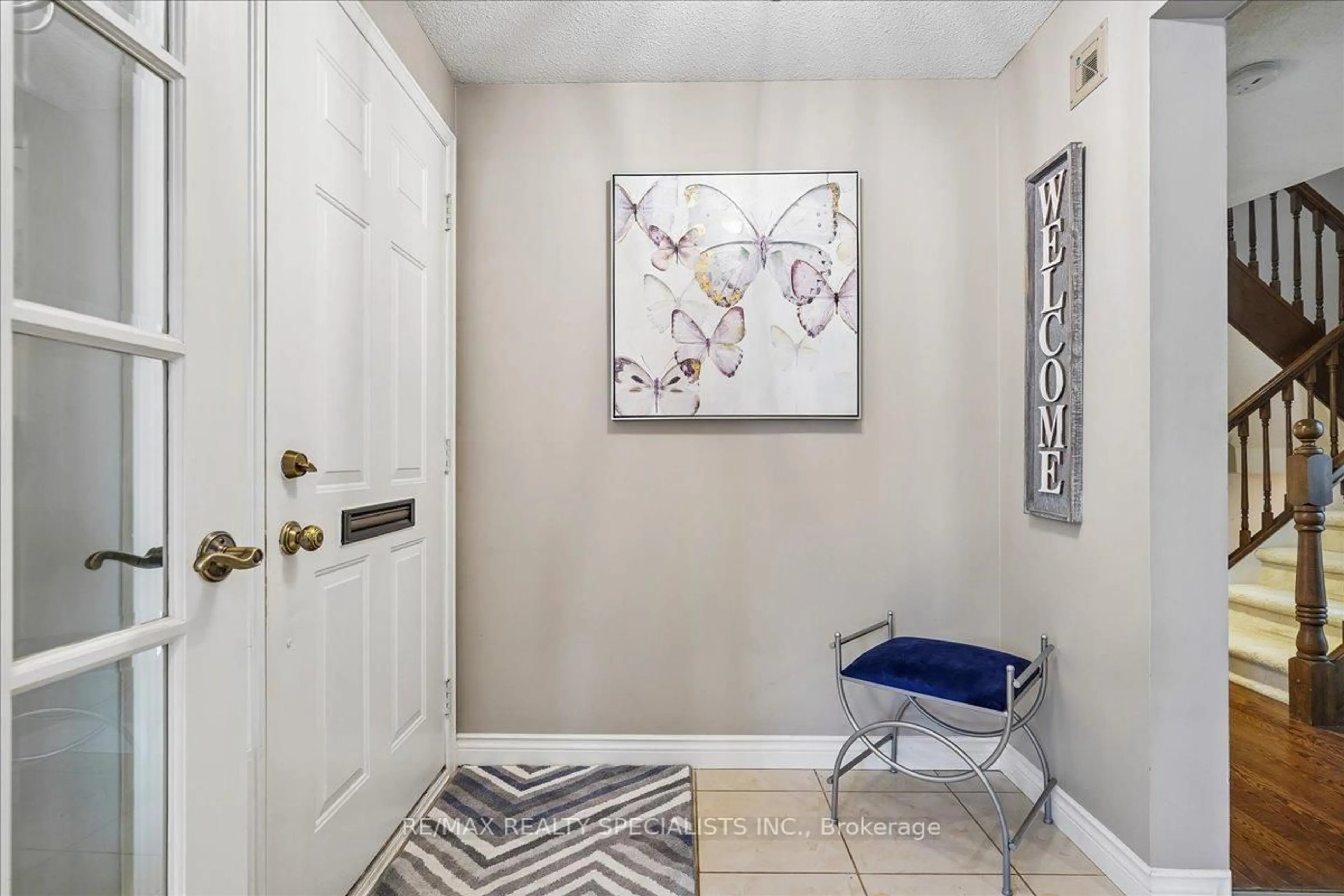 Indoor entryway for 1507 Upper Middle Rd #3, Burlington Ontario L7P 4M5