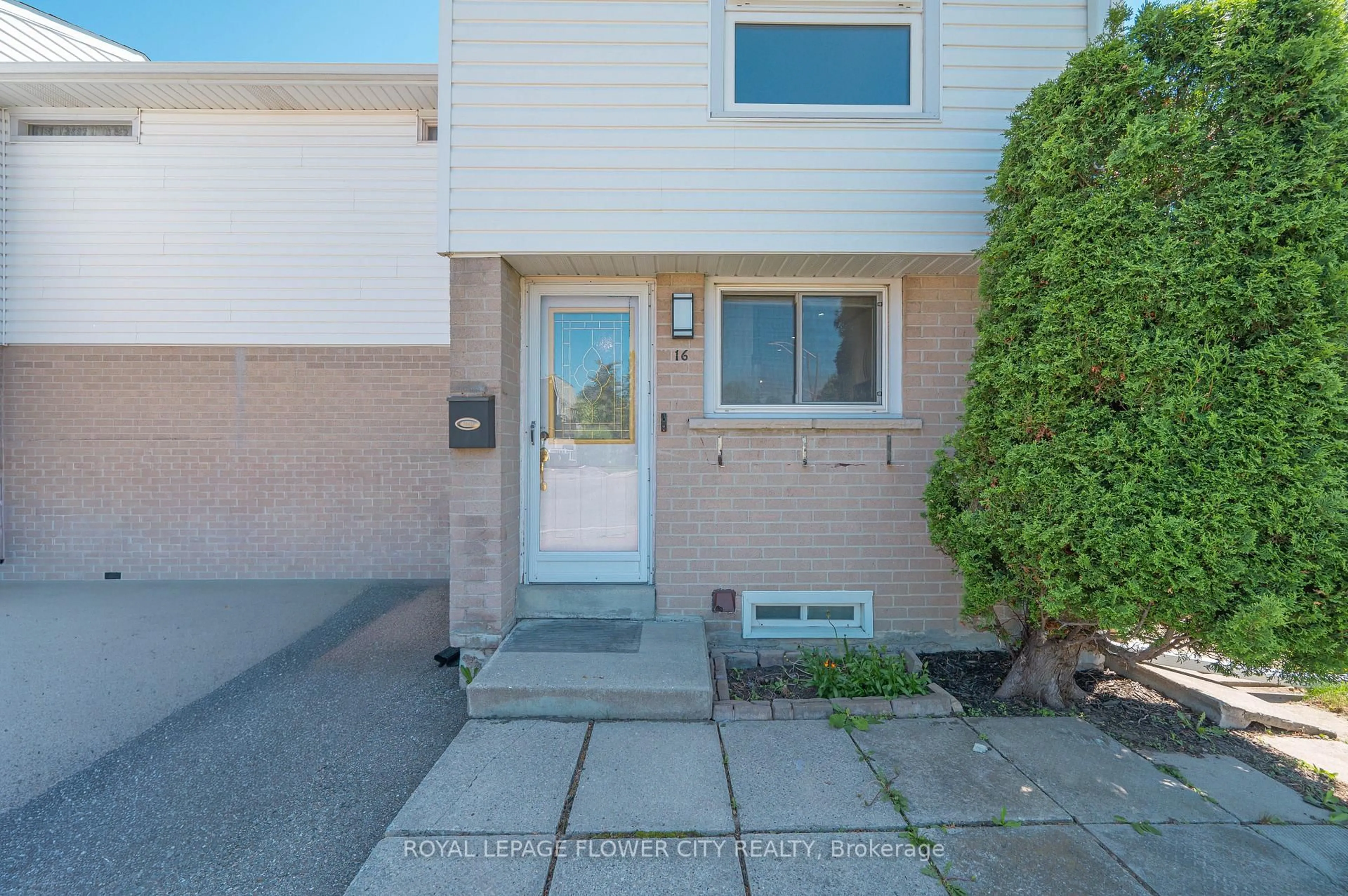 Unknown for 16 Gleneaden Crt, Brampton Ontario L6S 2J7