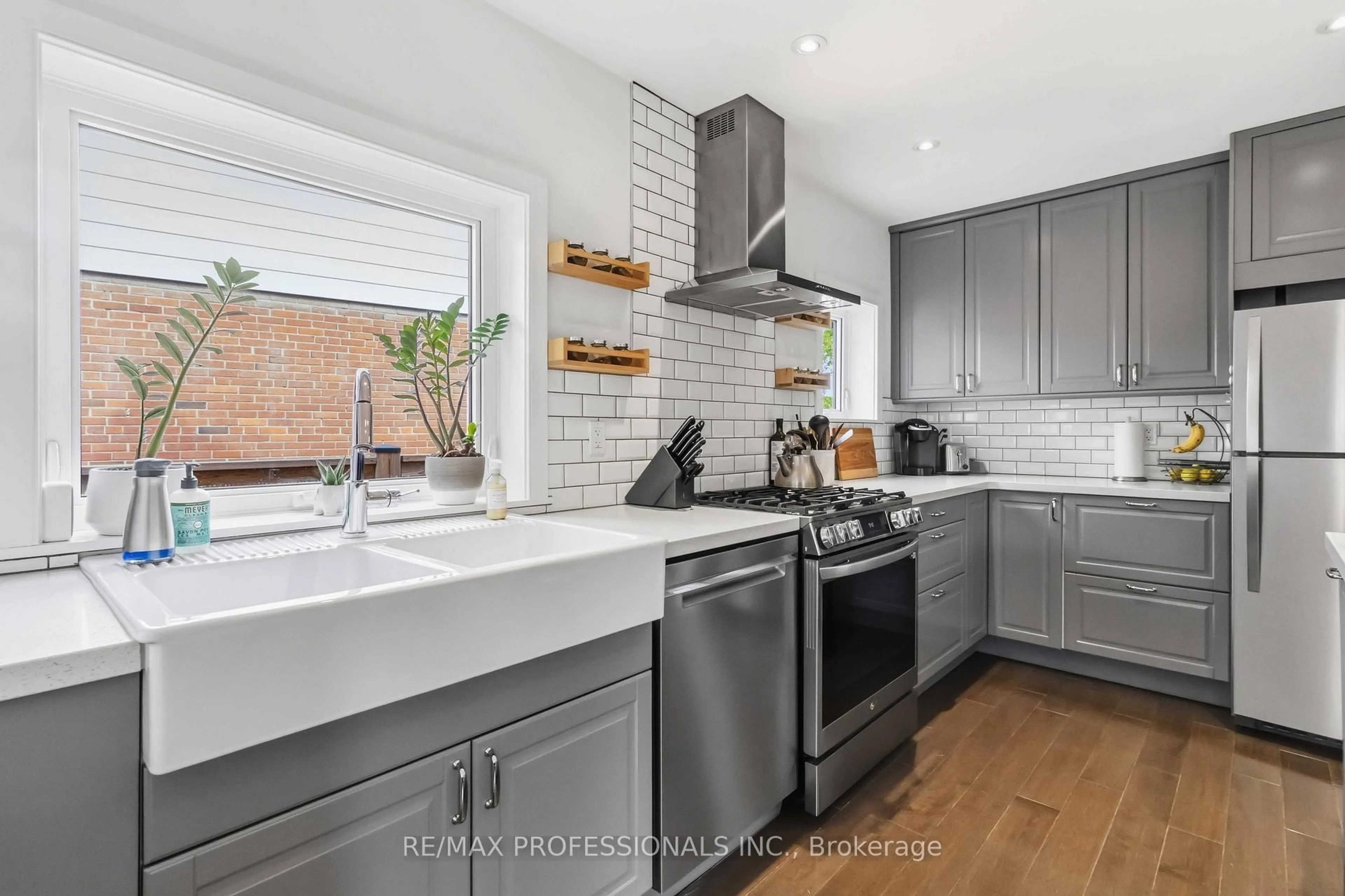Contemporary kitchen, ceramic/tile floor for 3 Snaresbrook Dr, Toronto Ontario M9W 2N5