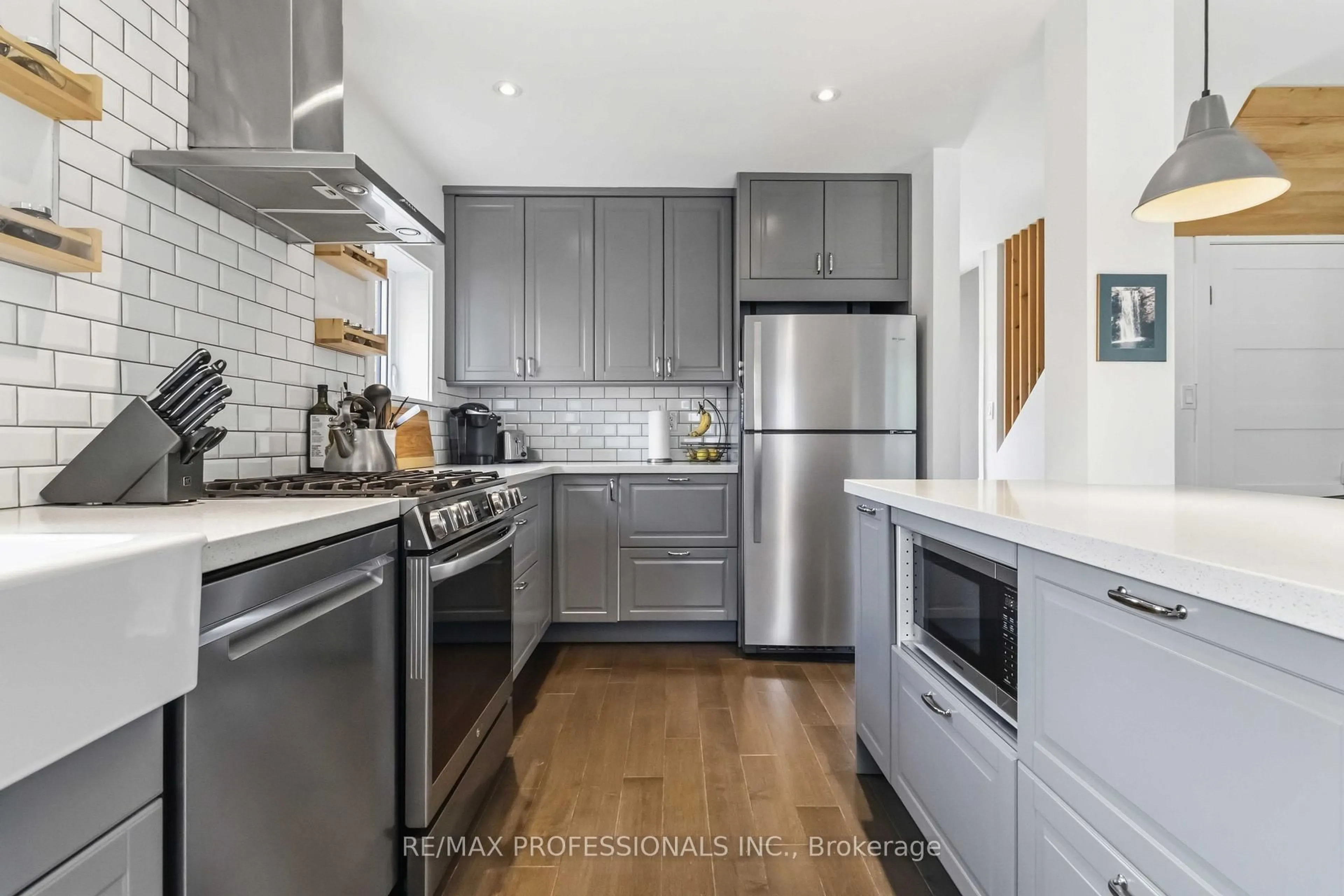Contemporary kitchen, unknown for 3 Snaresbrook Dr, Toronto Ontario M9W 2N5